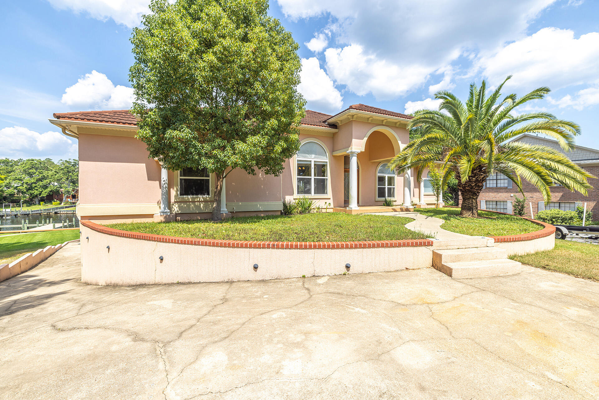 2339 Canal Drive