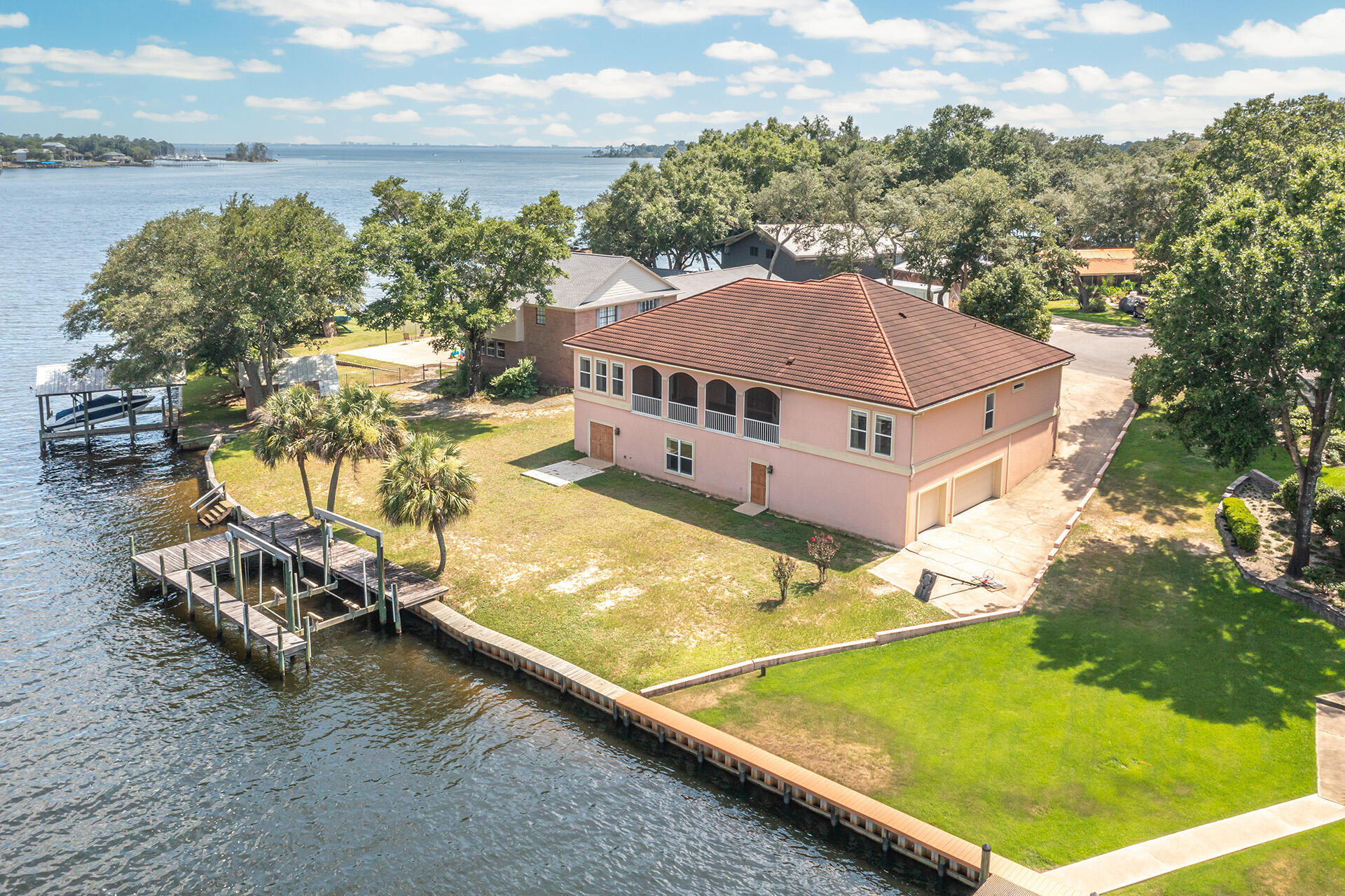 2339 Canal Drive