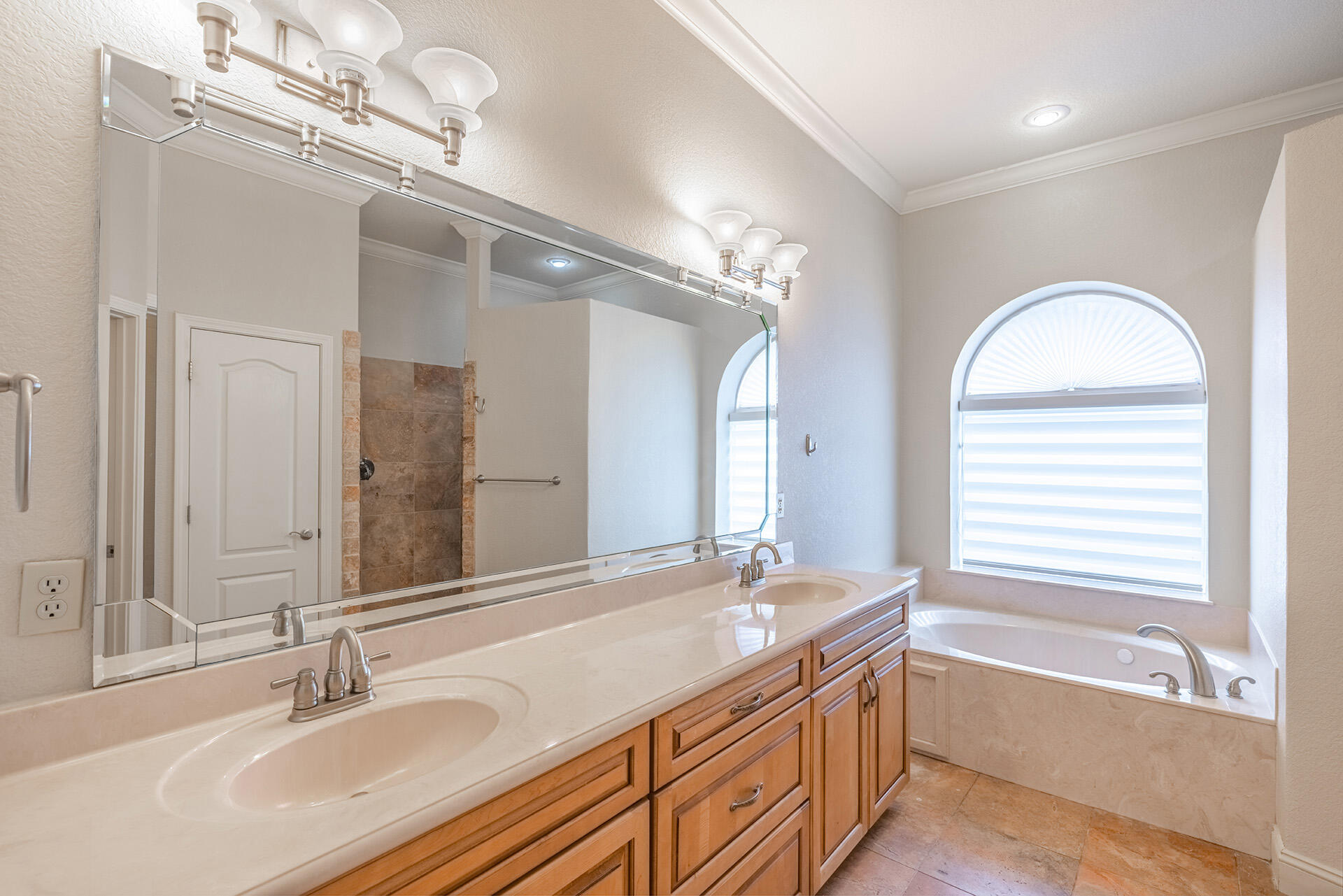 2339 Canal Drive
