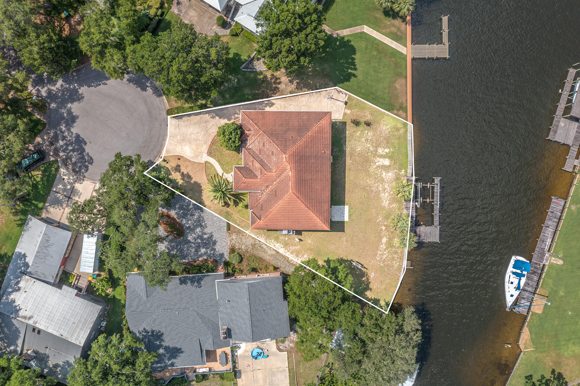 2339 Canal Drive