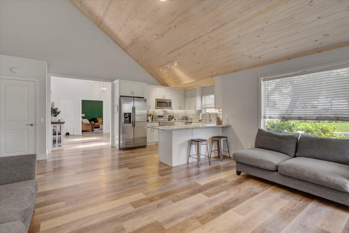 10008 Calle De Palencia