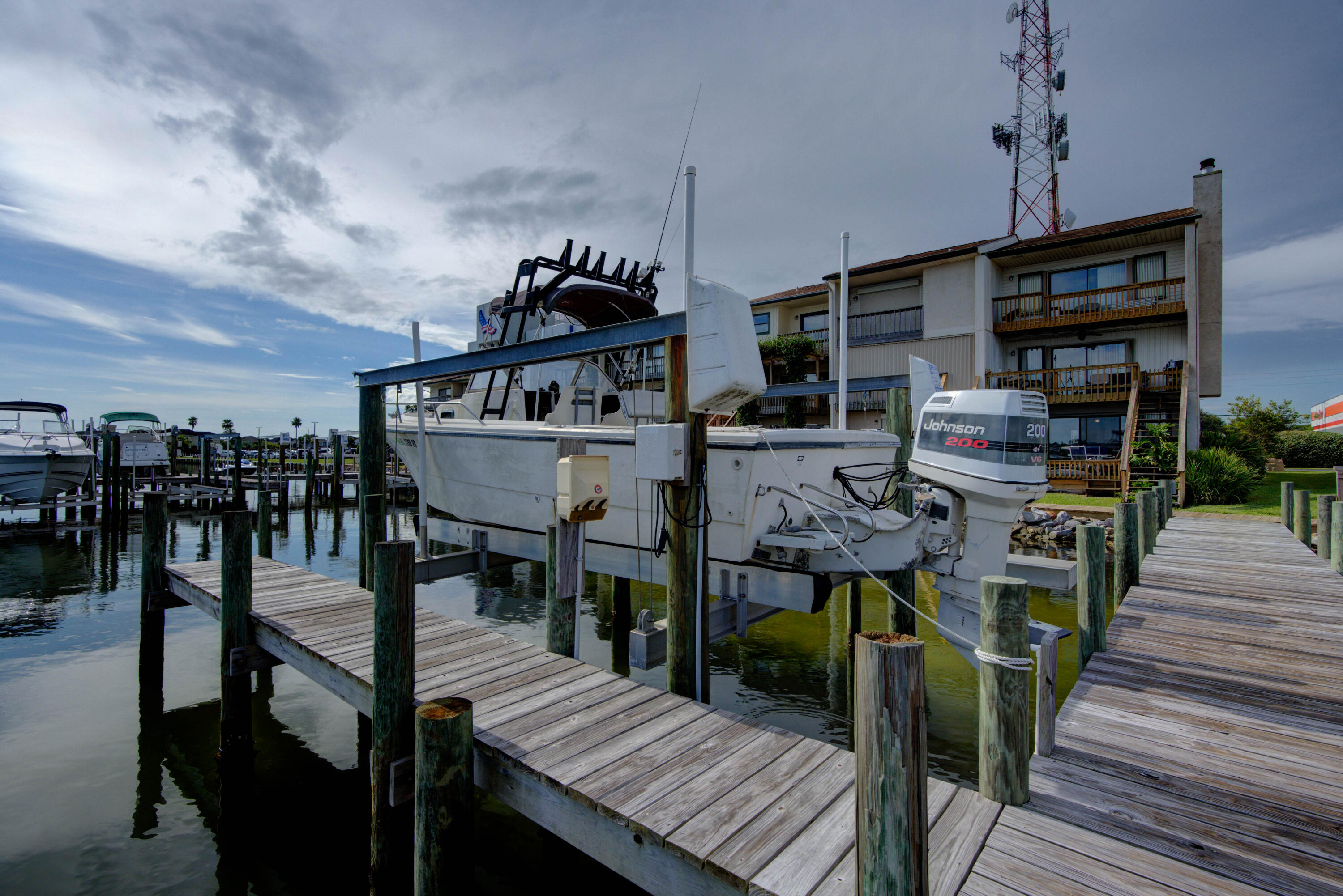 810 NE Eglin Parkway Unit: UNIT 10