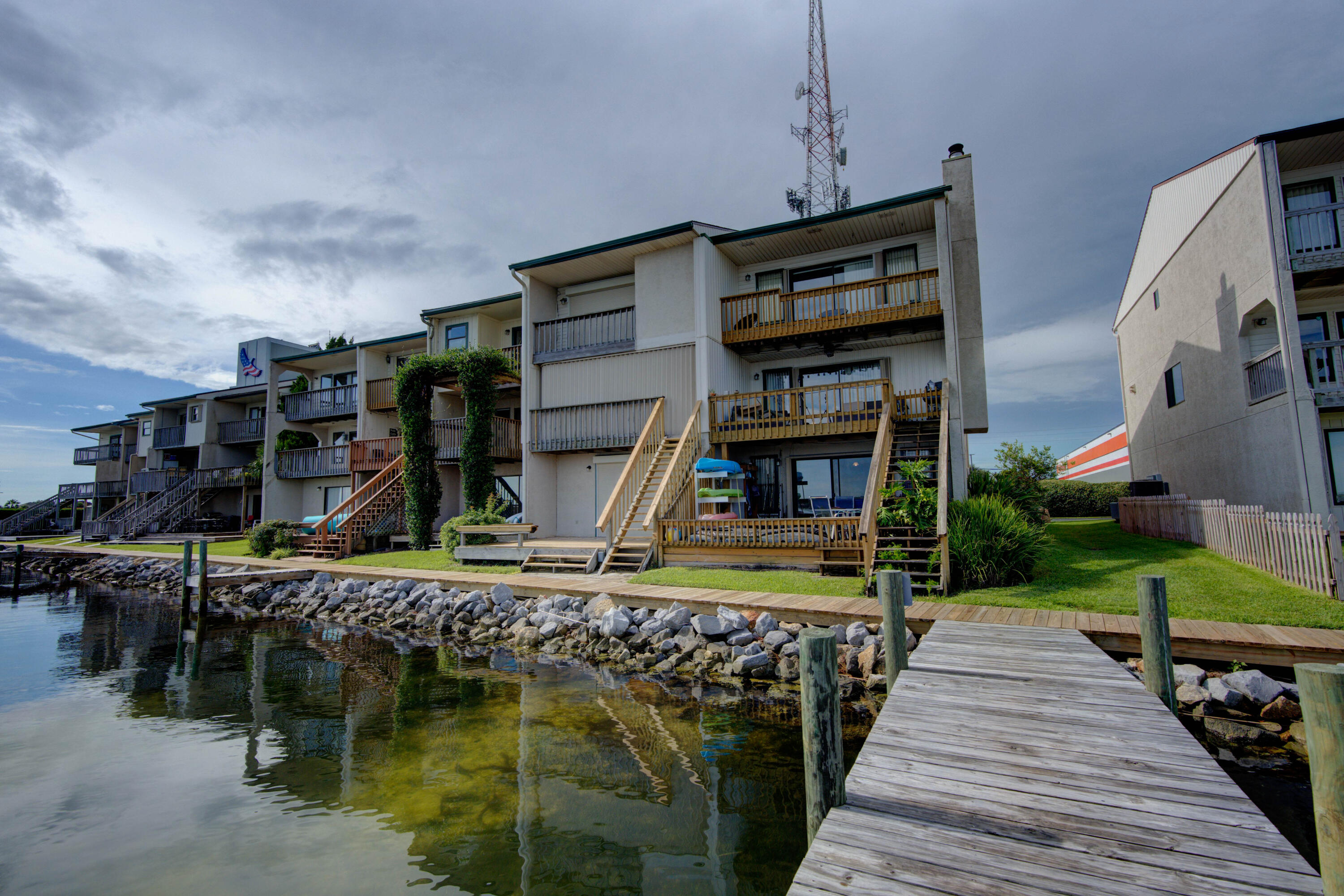 810 NE Eglin Parkway Unit: UNIT 10