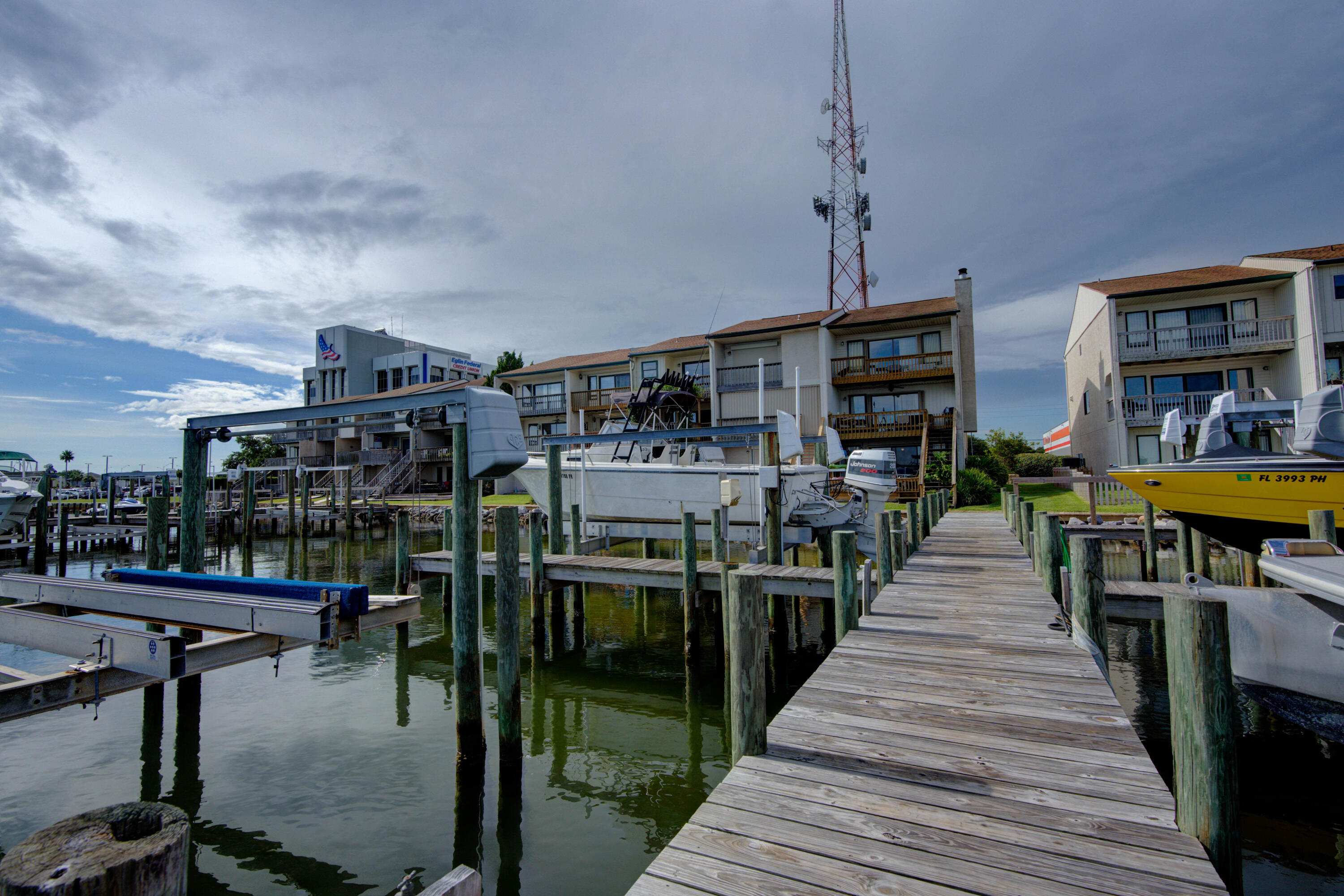 810 NE Eglin Parkway Unit: UNIT 10