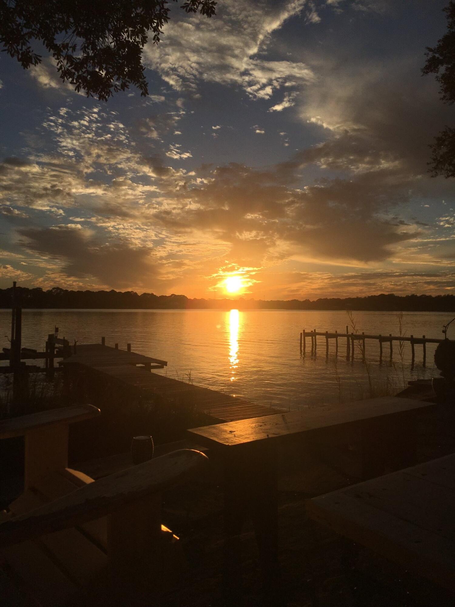22 Paradise Point Road
