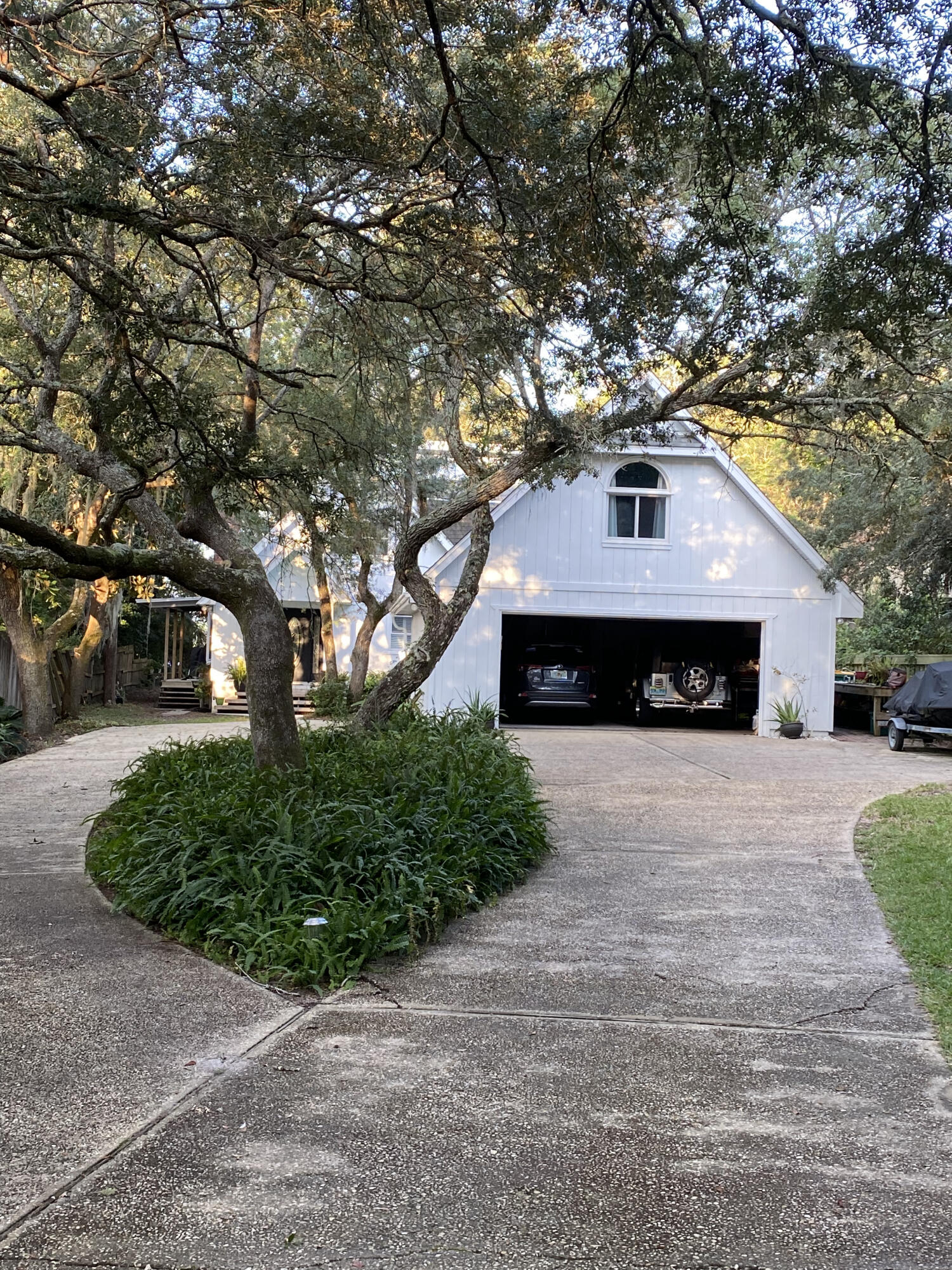 22 Paradise Point Road