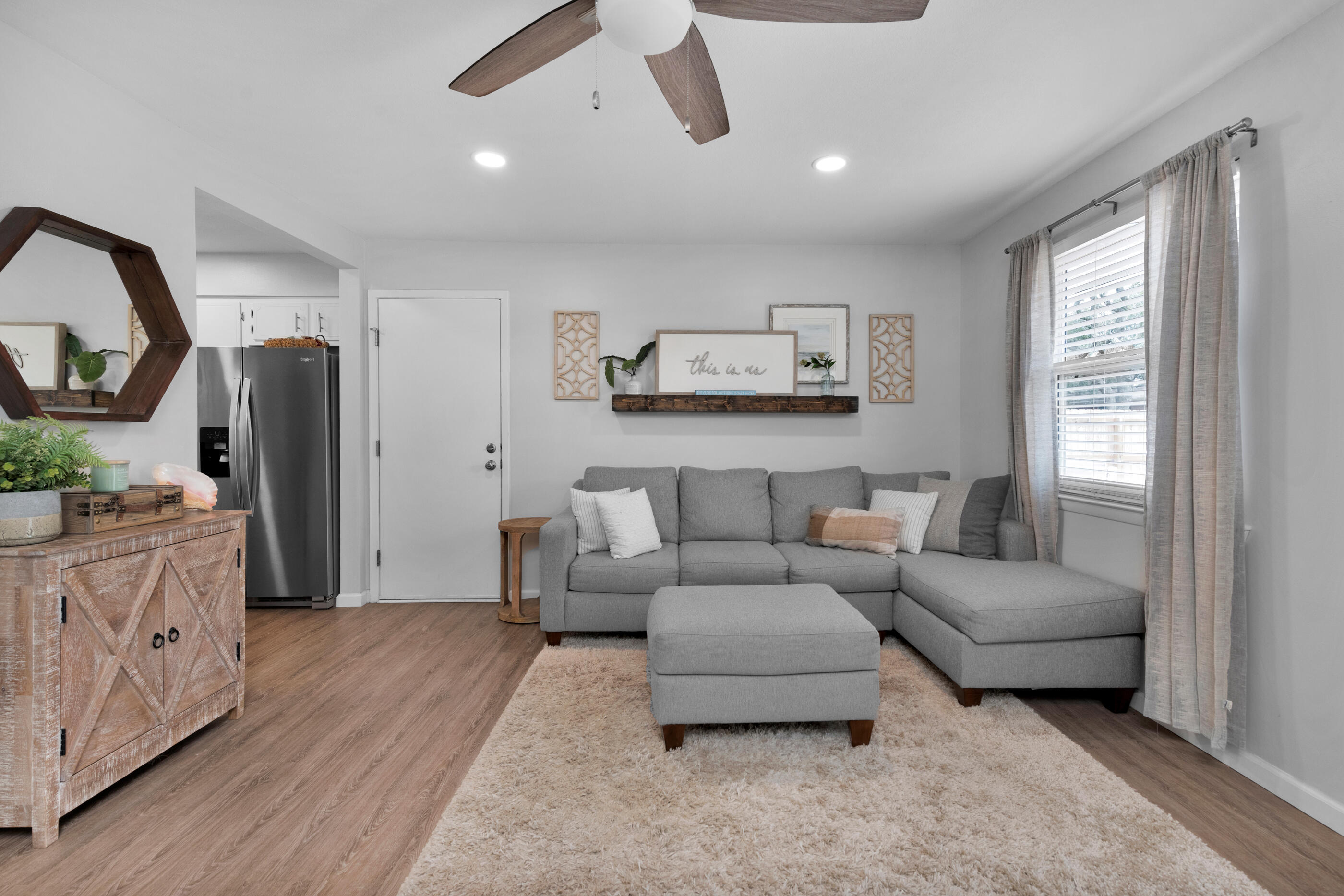 146 NW Audrey Circle