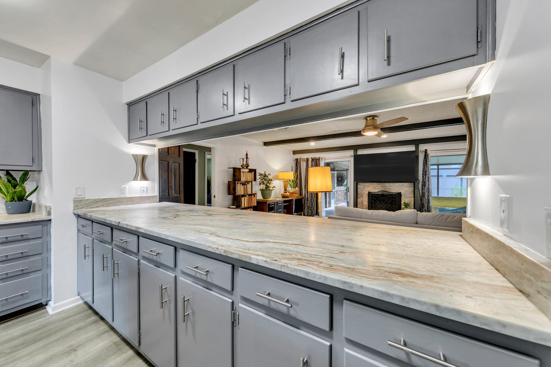 20 NE Cambridge Avenue