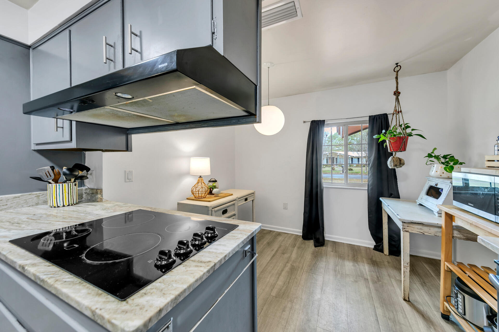 20 NE Cambridge Avenue