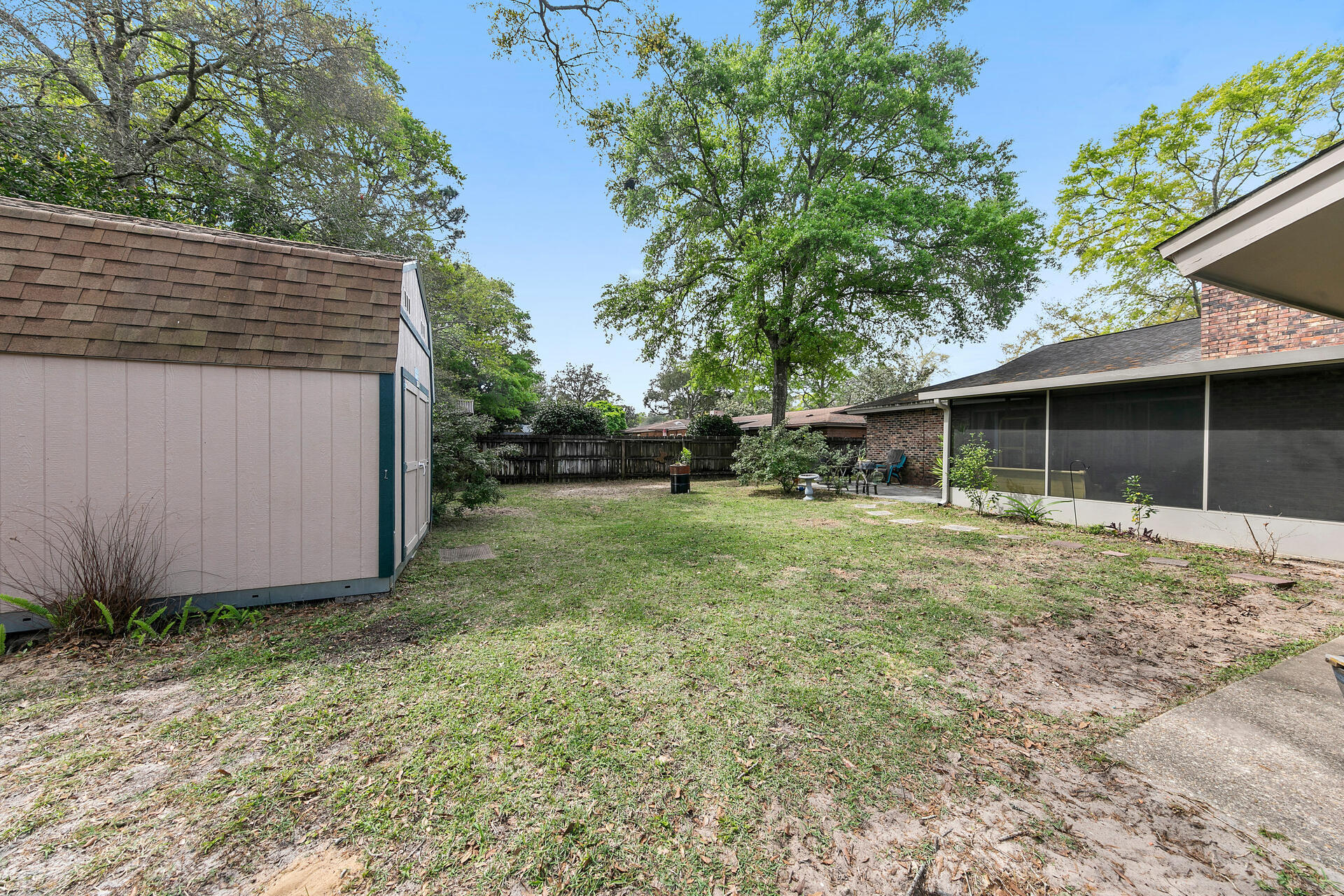 20 NE Cambridge Avenue