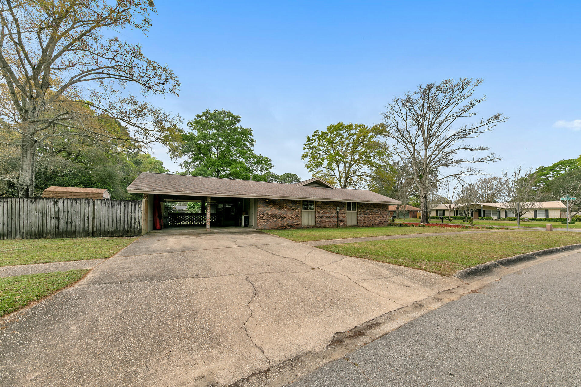 20 NE Cambridge Avenue