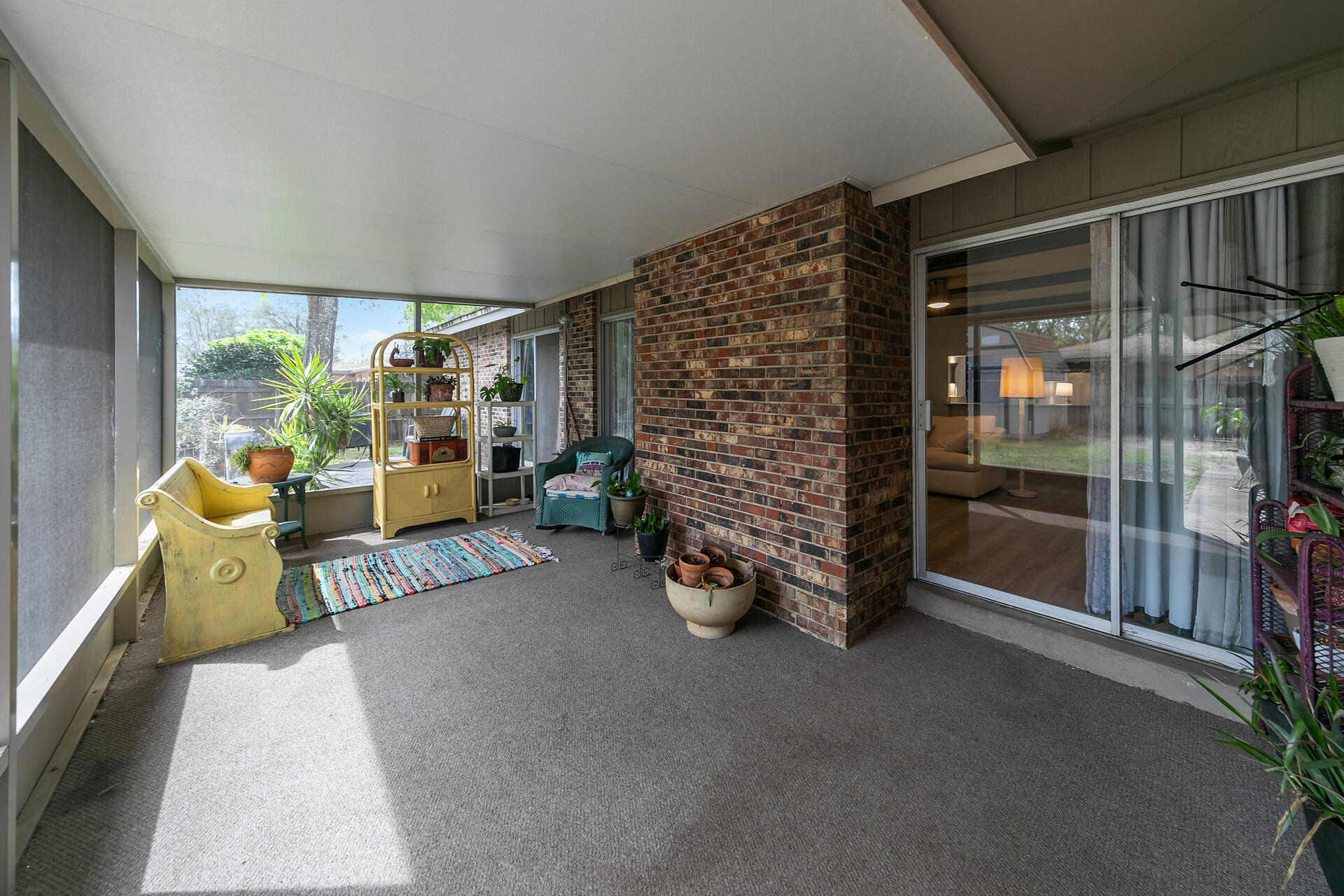 20 NE Cambridge Avenue