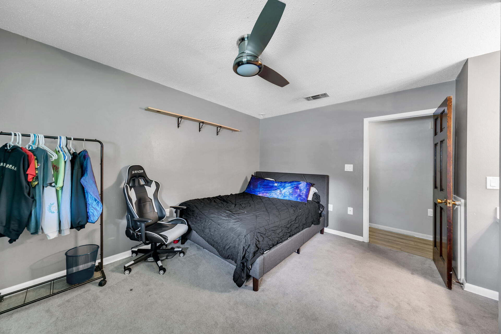 20 NE Cambridge Avenue