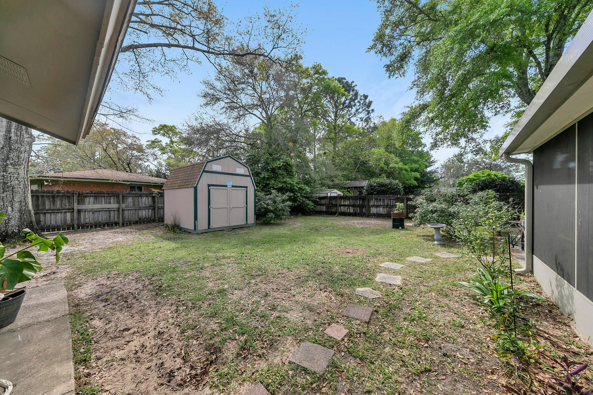 20 NE Cambridge Avenue