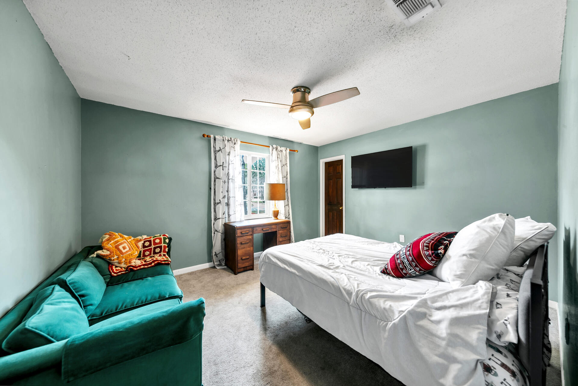 20 NE Cambridge Avenue