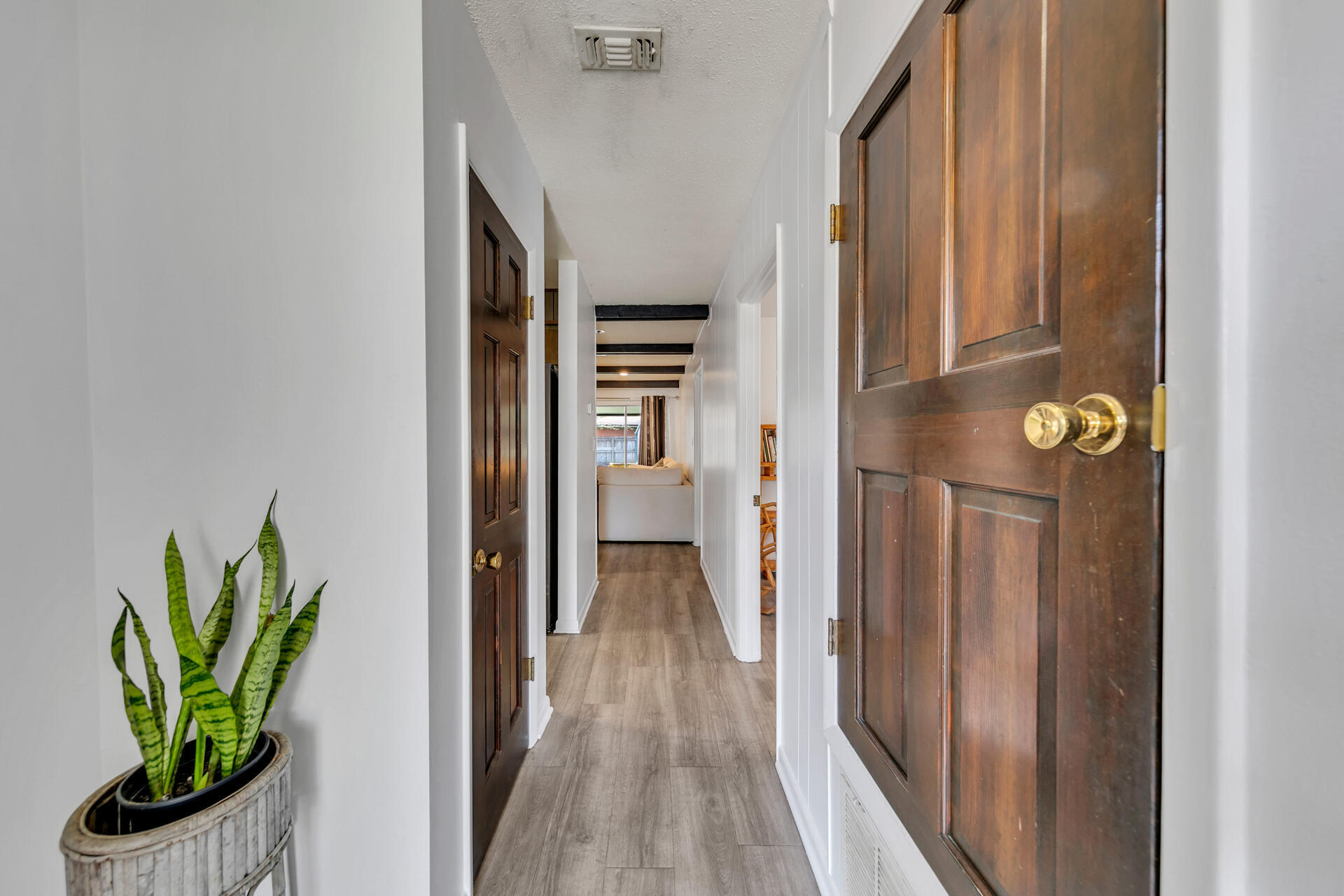 20 NE Cambridge Avenue