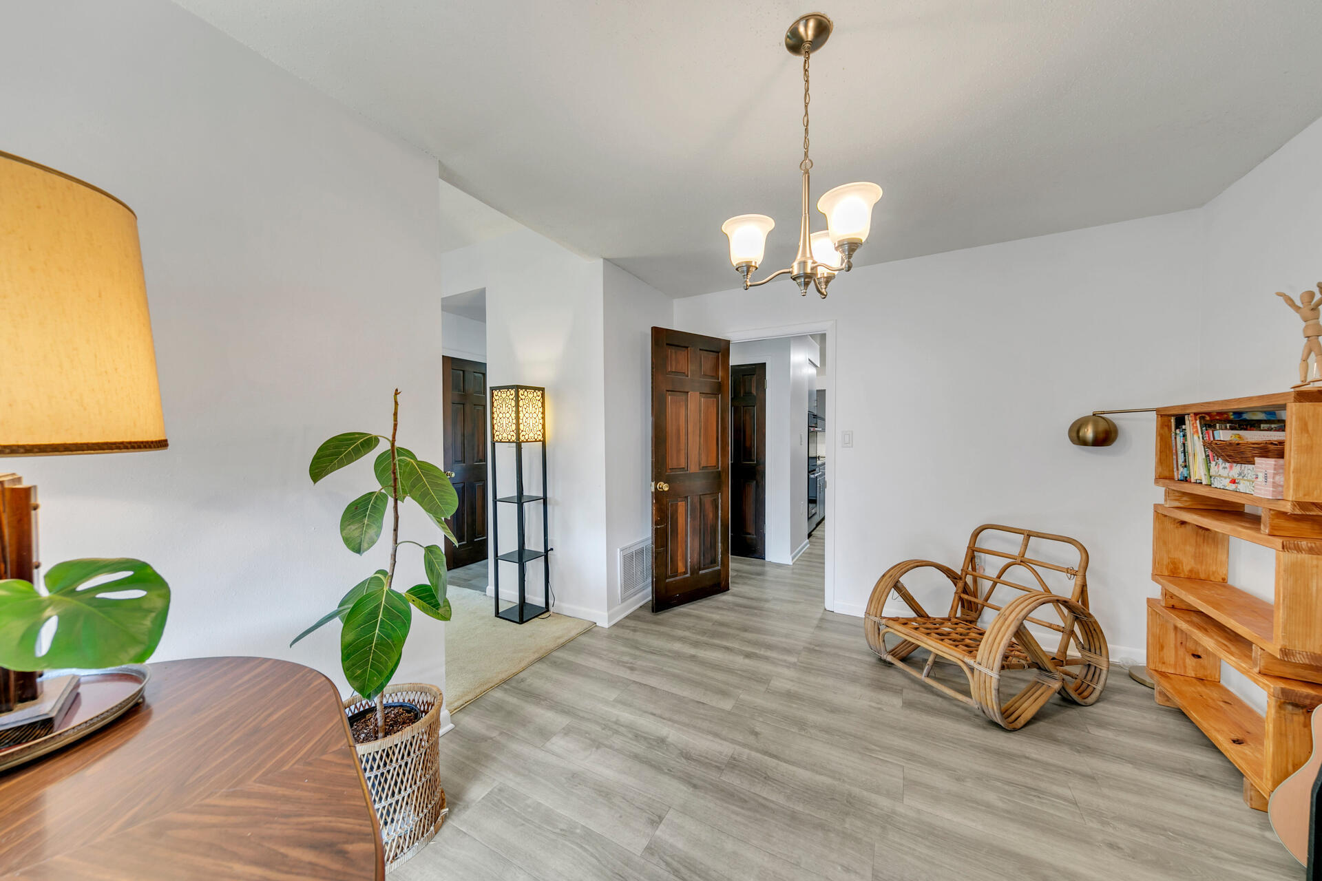 20 NE Cambridge Avenue