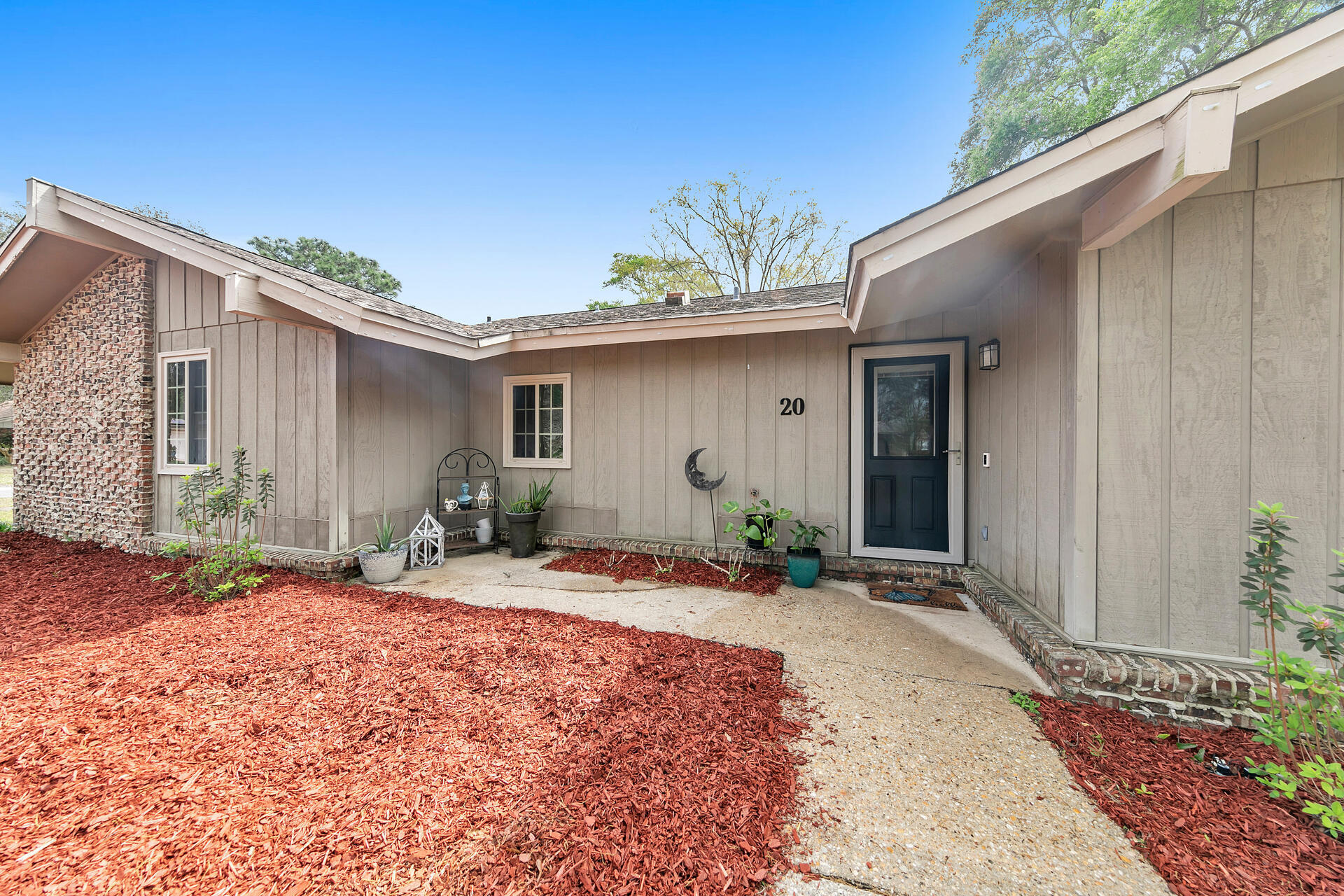 20 NE Cambridge Avenue