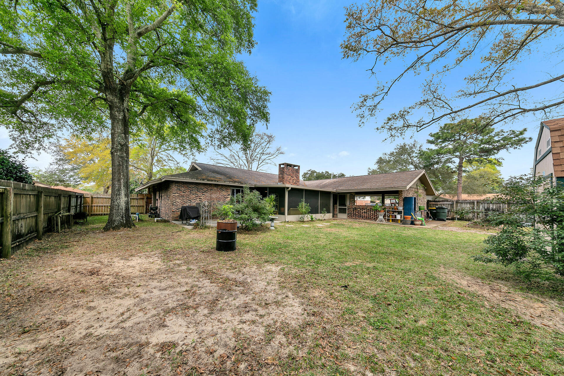 20 NE Cambridge Avenue