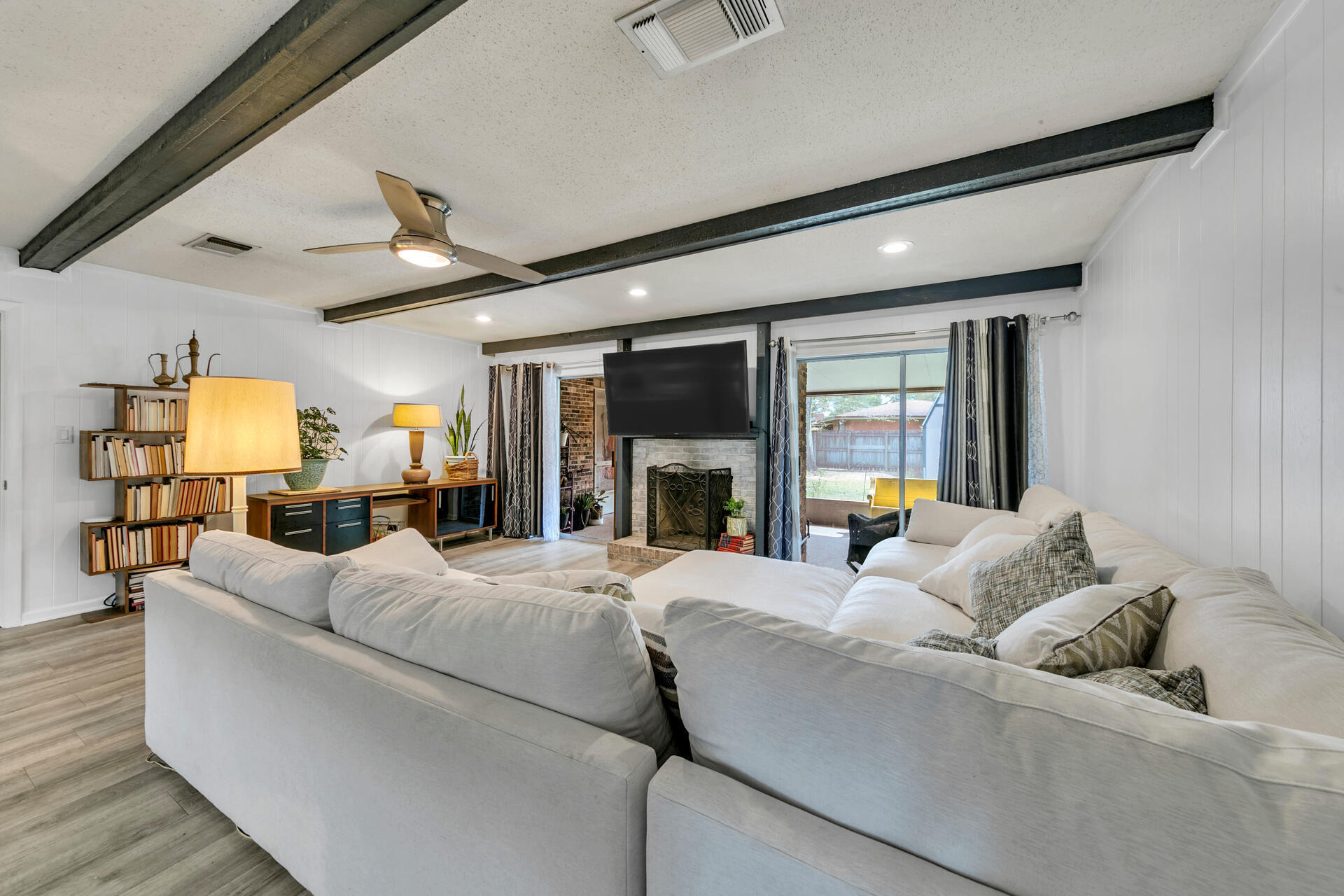 20 NE Cambridge Avenue