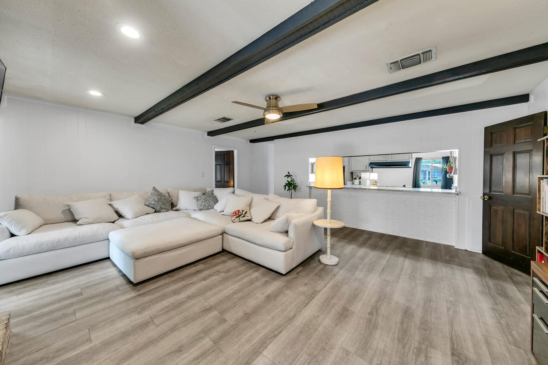 20 NE Cambridge Avenue