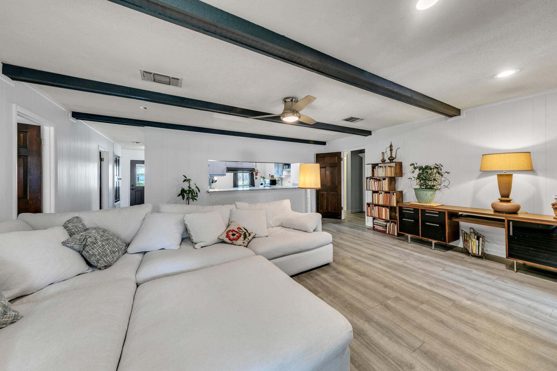 20 NE Cambridge Avenue