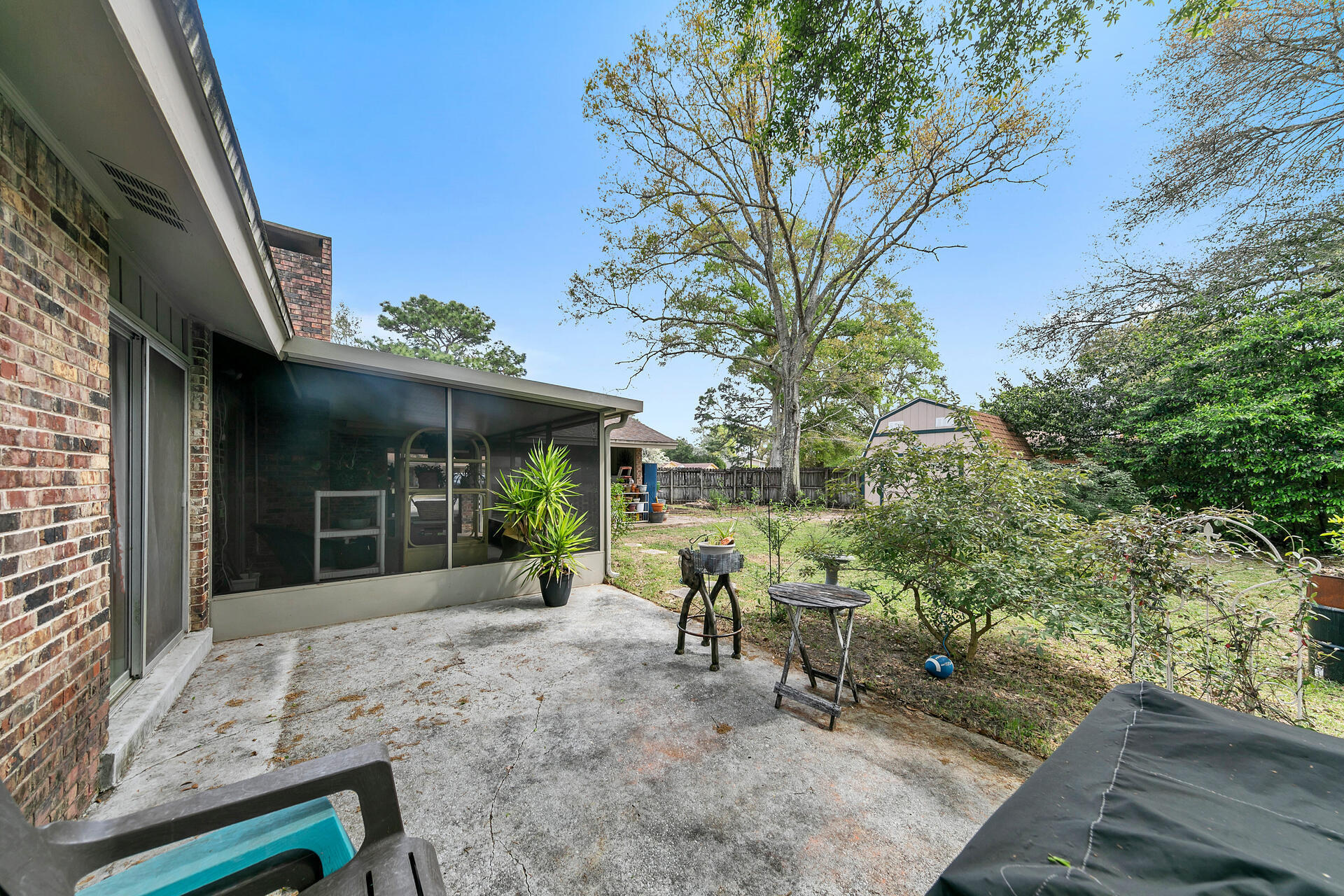 20 NE Cambridge Avenue