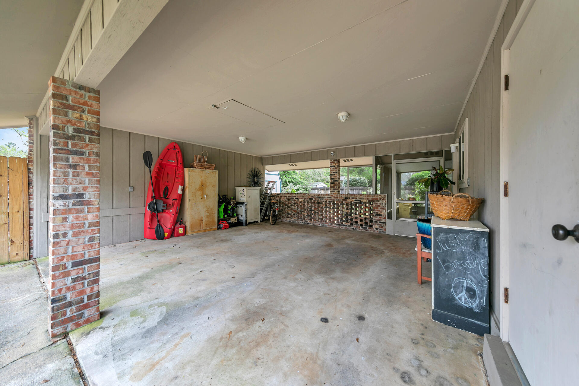 20 NE Cambridge Avenue