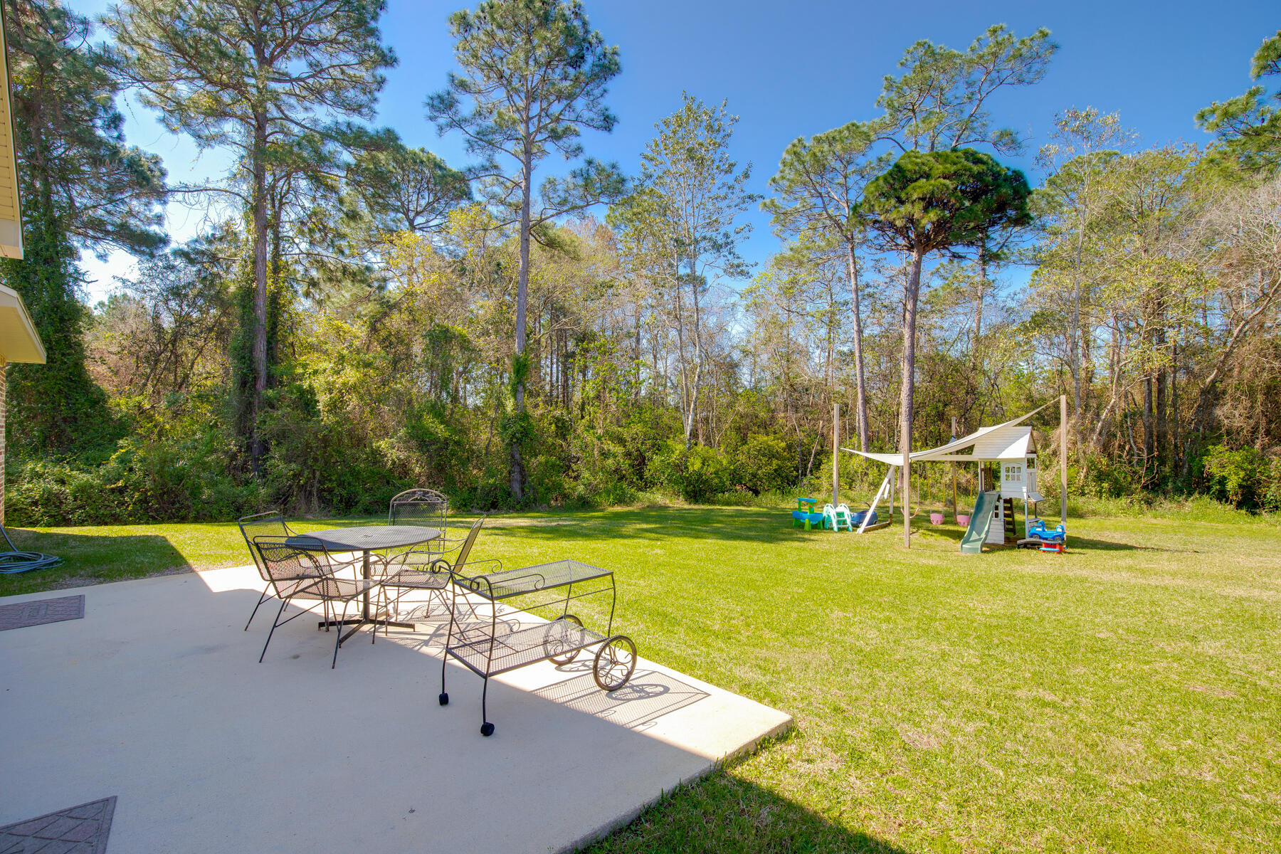 2625 Bob White Circle