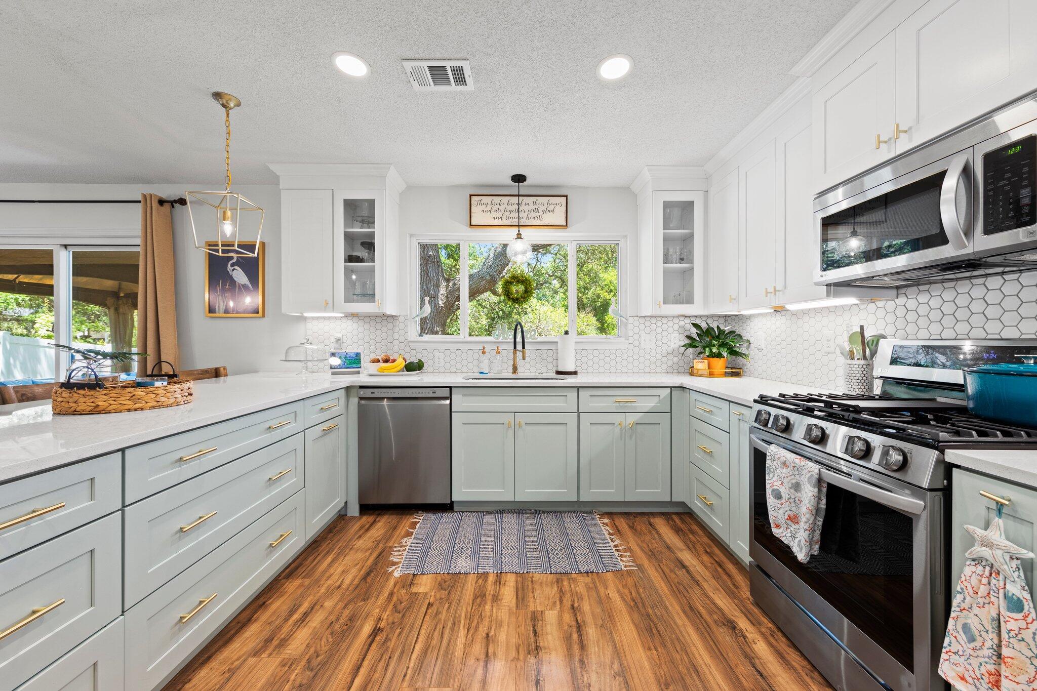 221 NW Bayou Woods Dr Drive