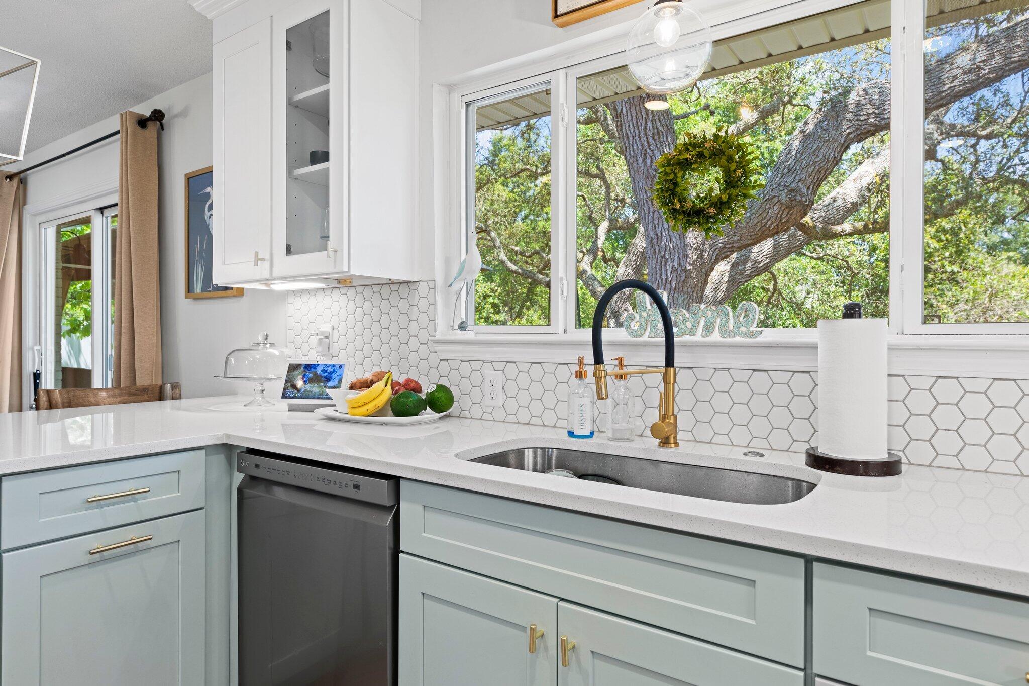 221 NW Bayou Woods Dr Drive