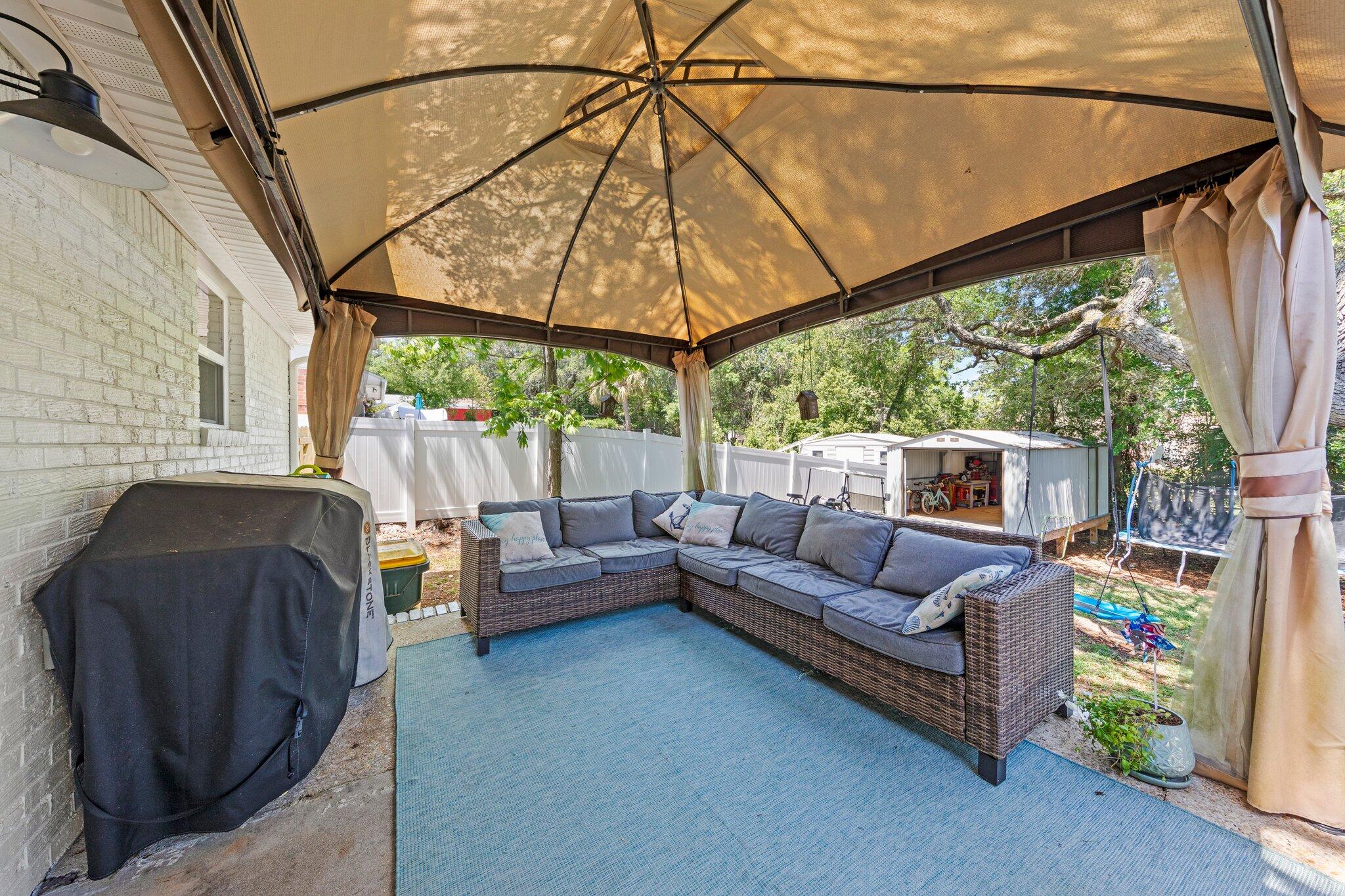 221 NW Bayou Woods Dr Drive