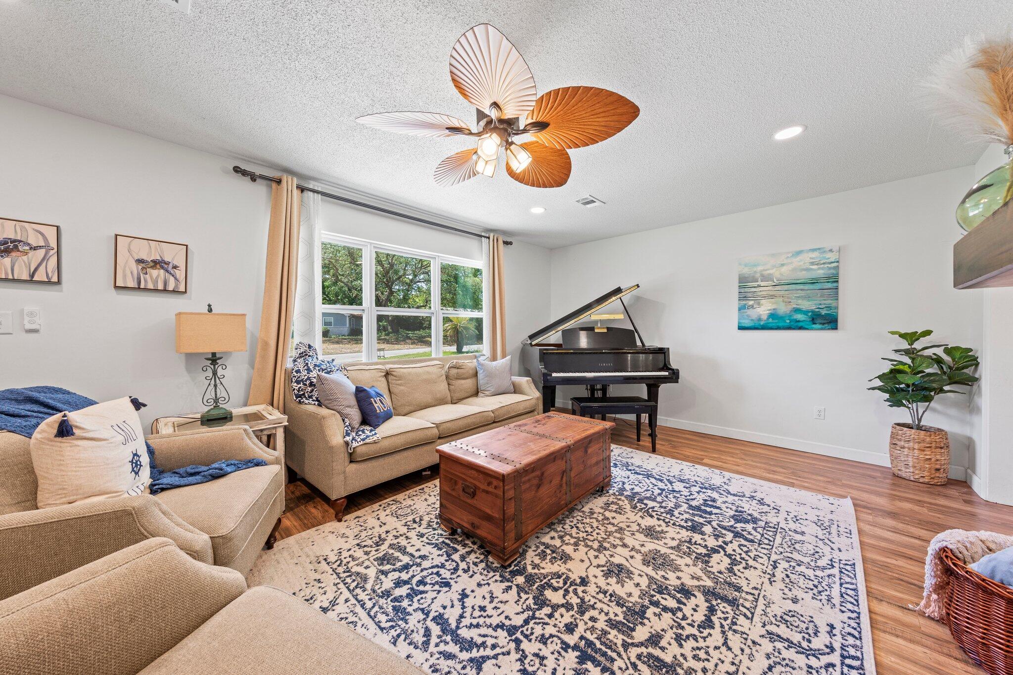 221 NW Bayou Woods Dr Drive