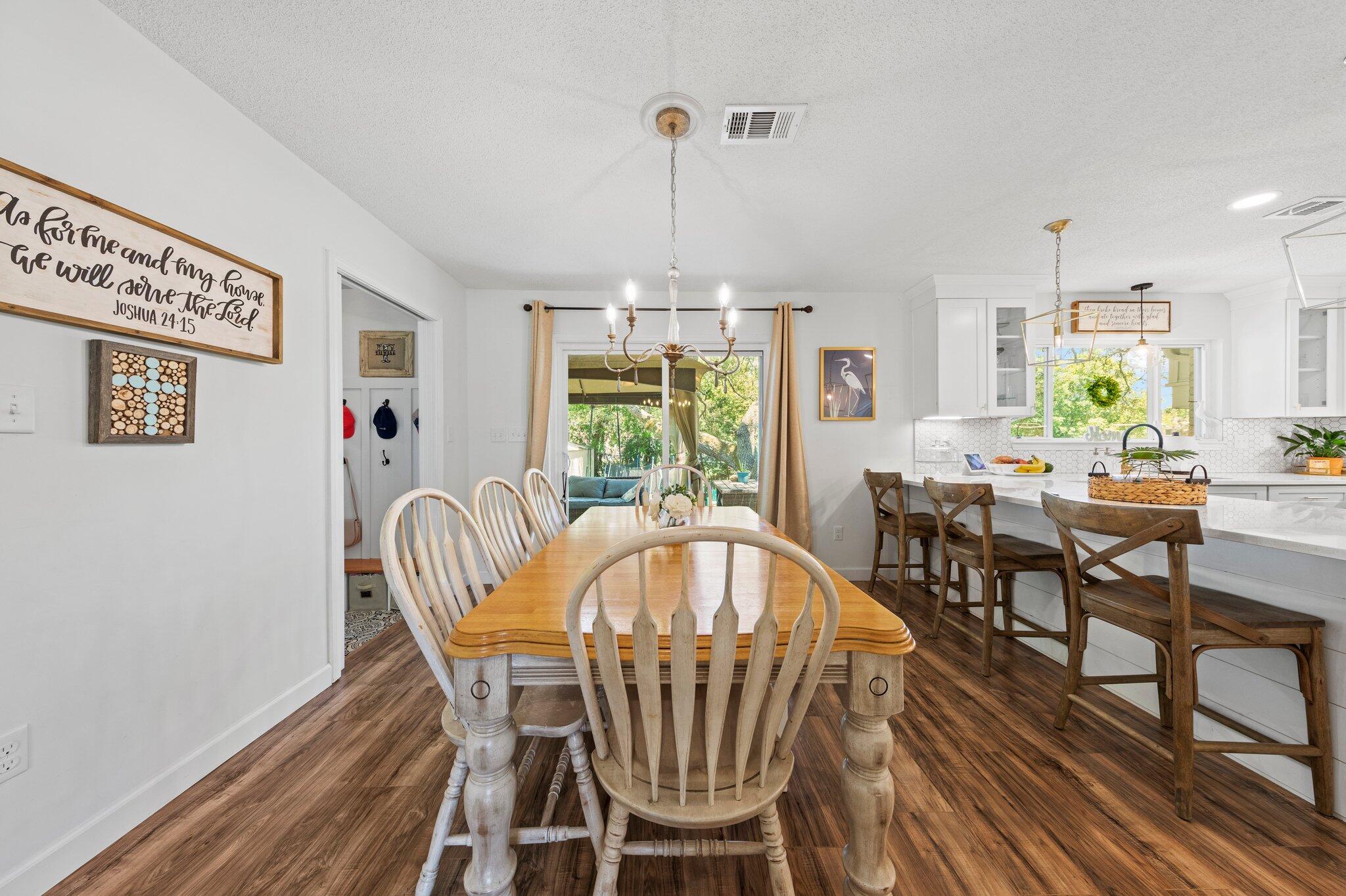 221 NW Bayou Woods Dr Drive