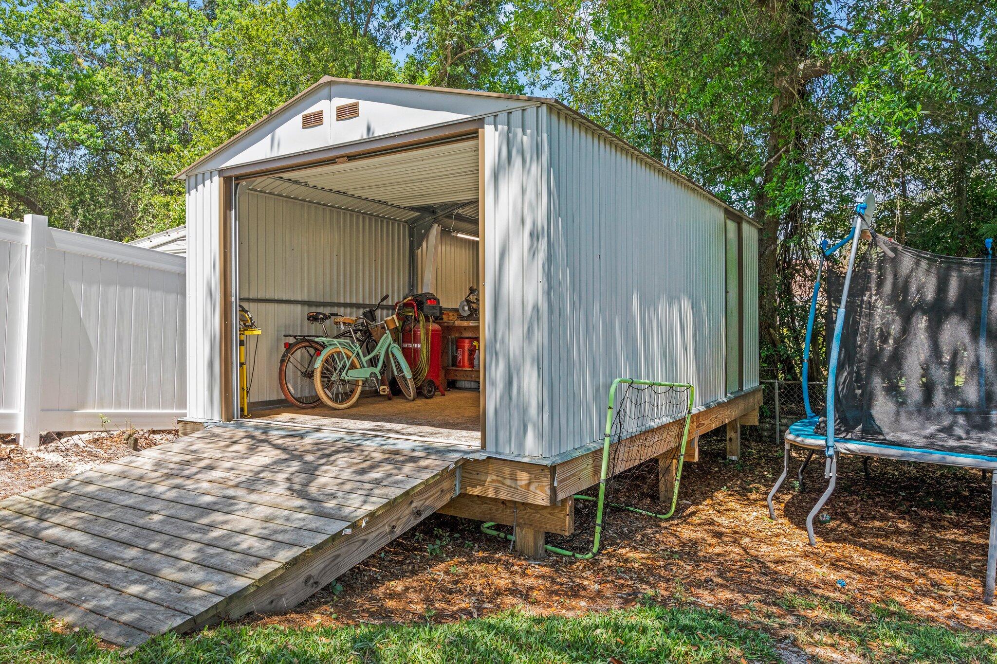 221 NW Bayou Woods Dr Drive