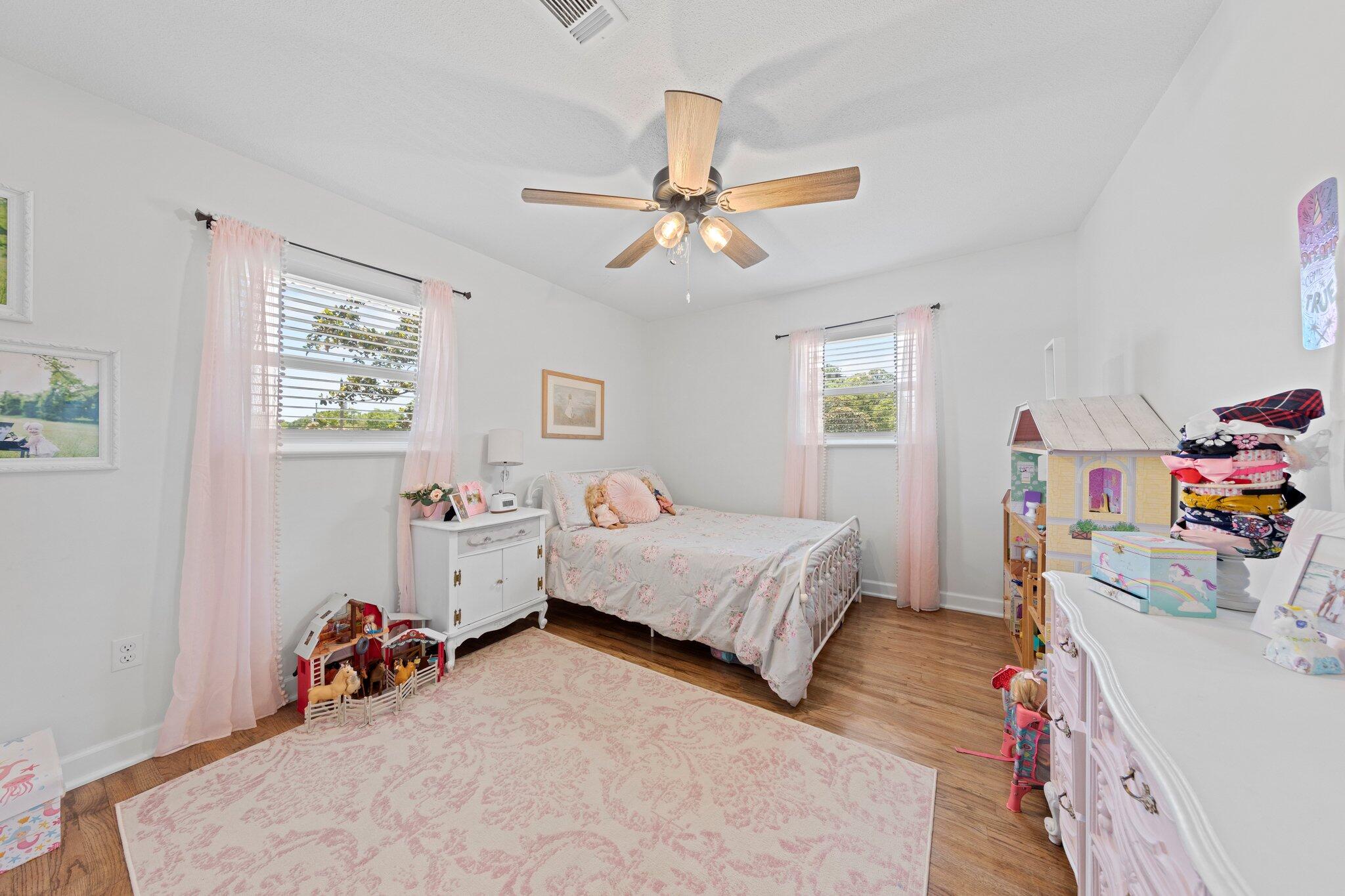 221 NW Bayou Woods Dr Drive