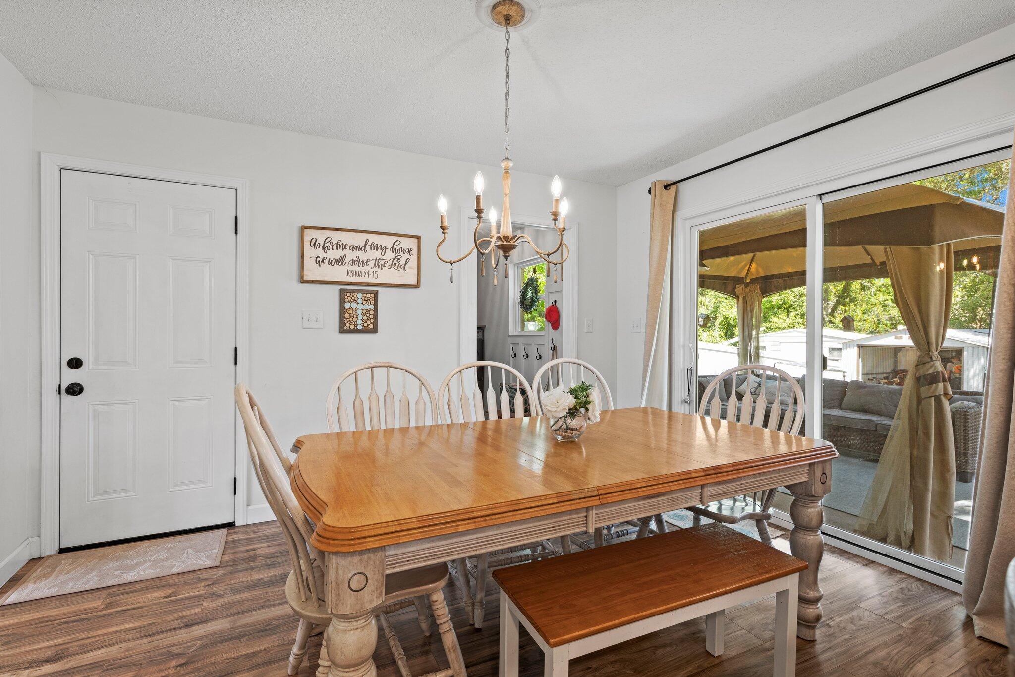 221 NW Bayou Woods Dr Drive