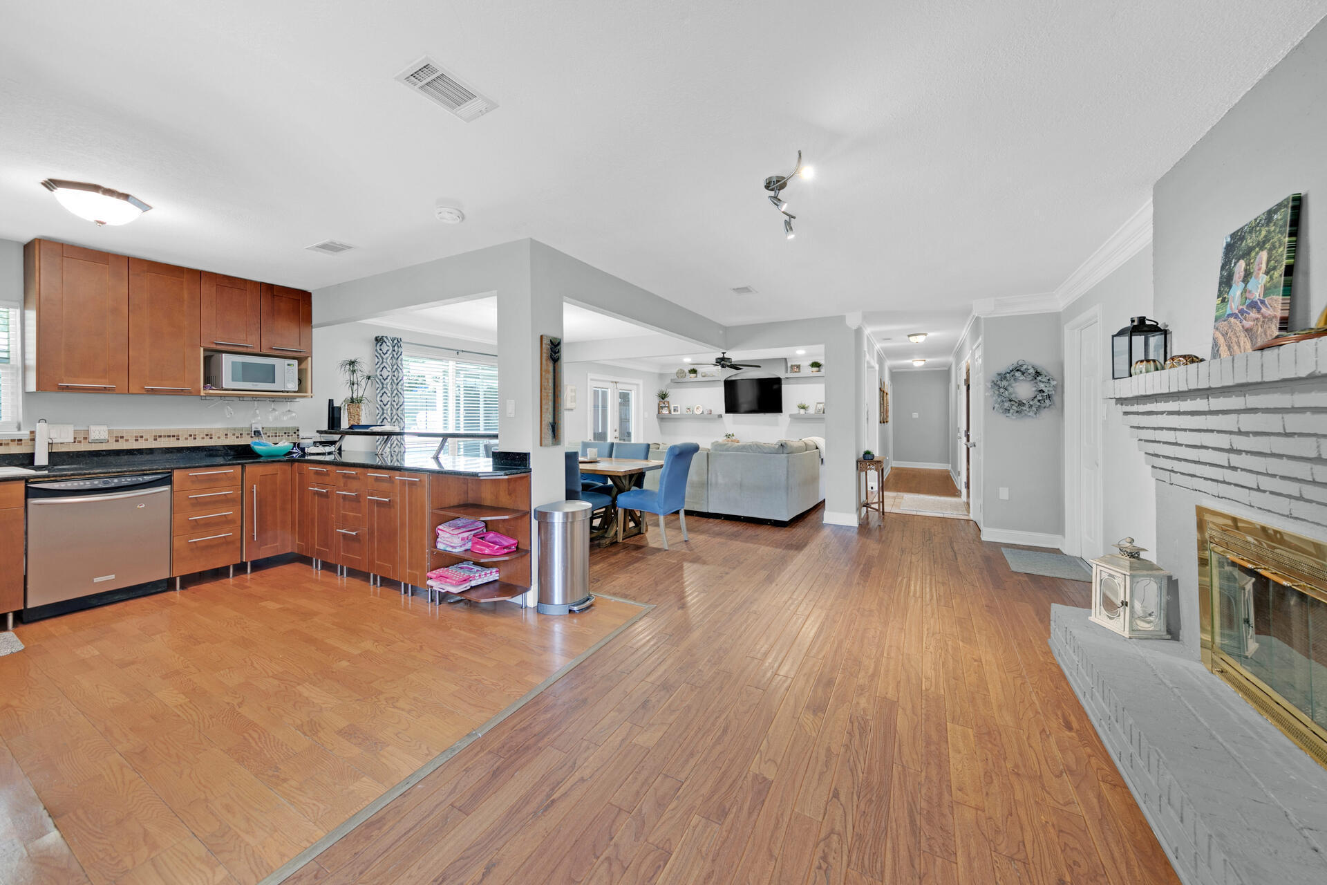 300 NW Vaughan Street