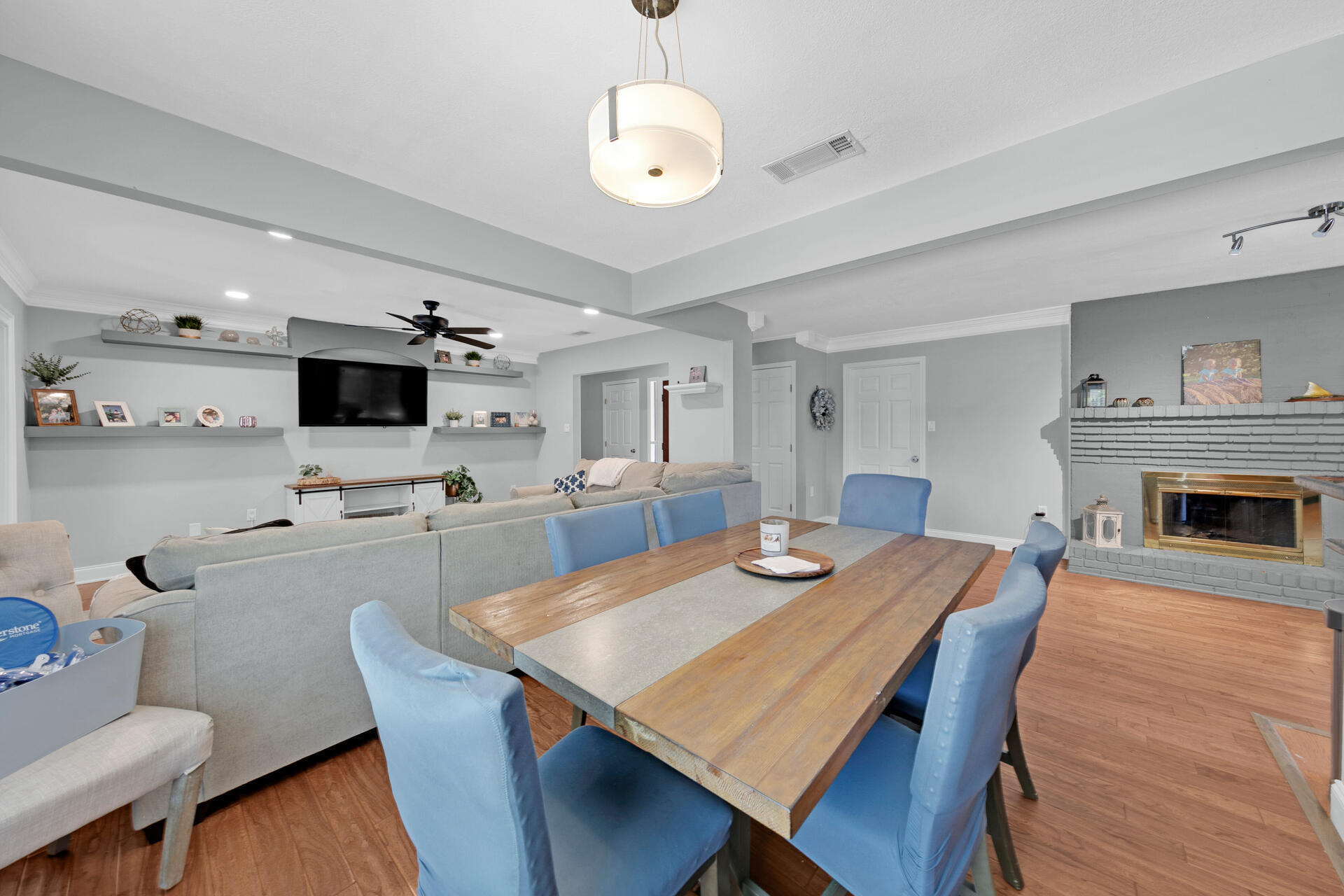 300 NW Vaughan Street