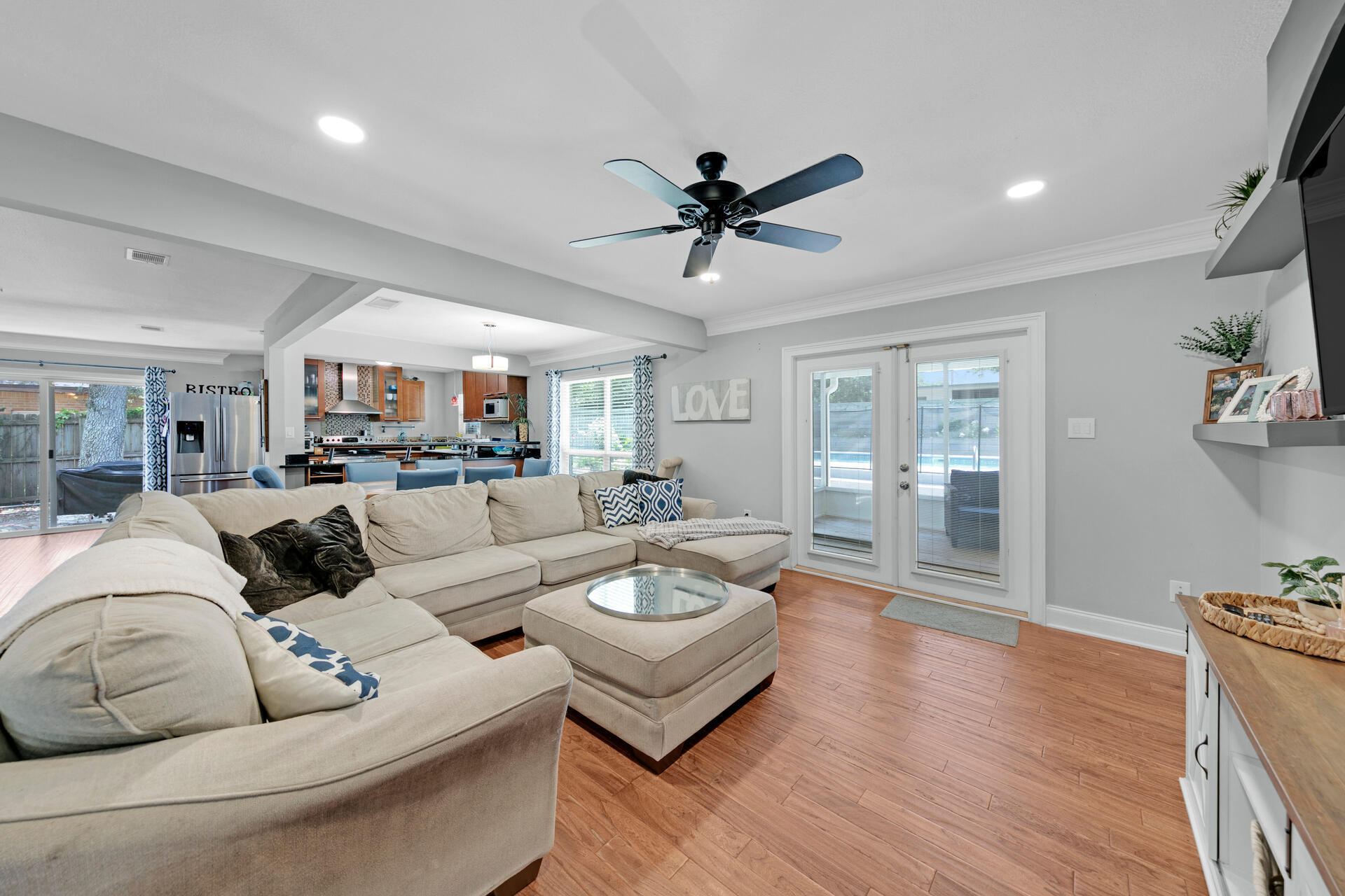 300 NW Vaughan Street