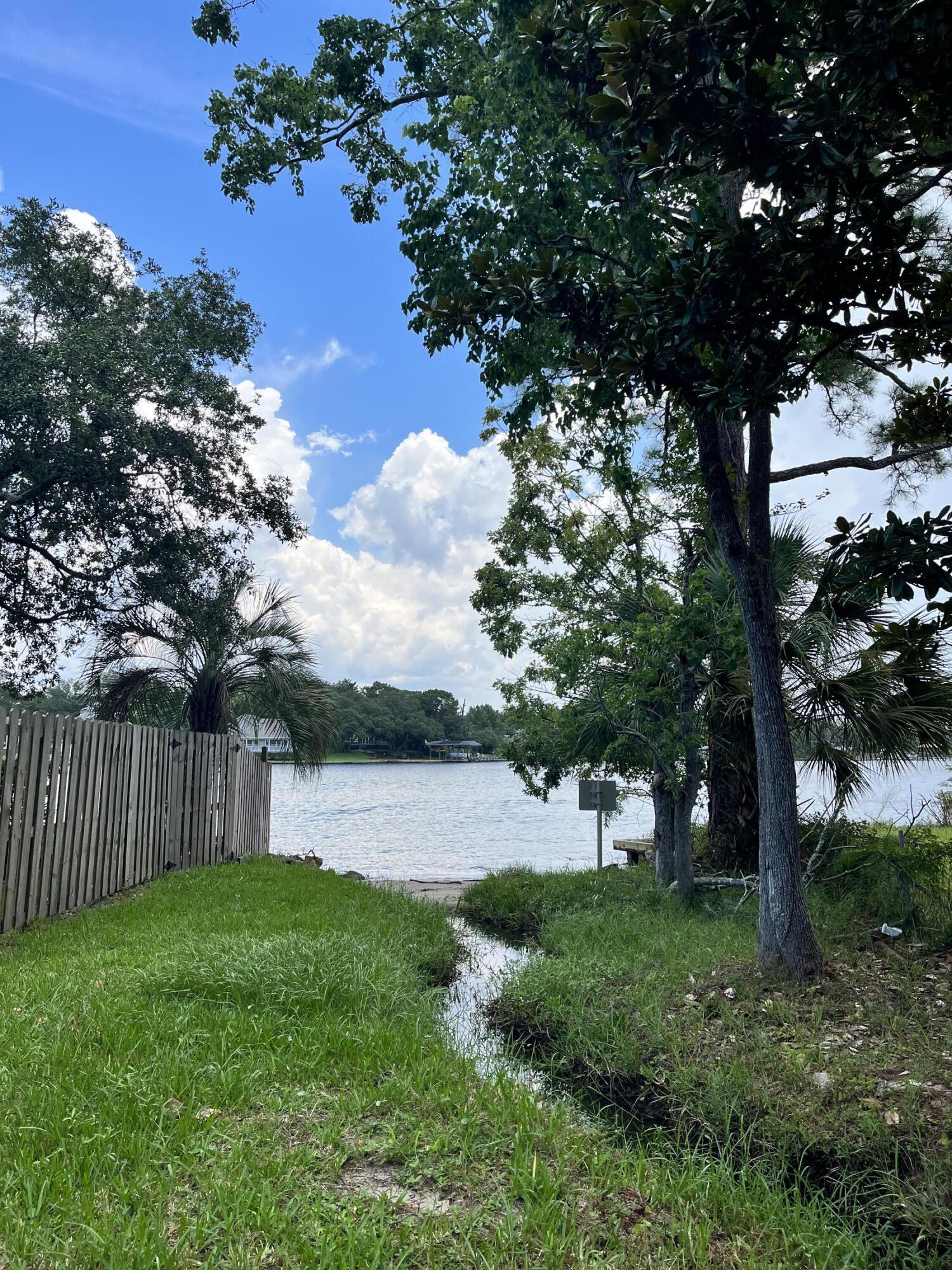 300 NW Vaughan Street