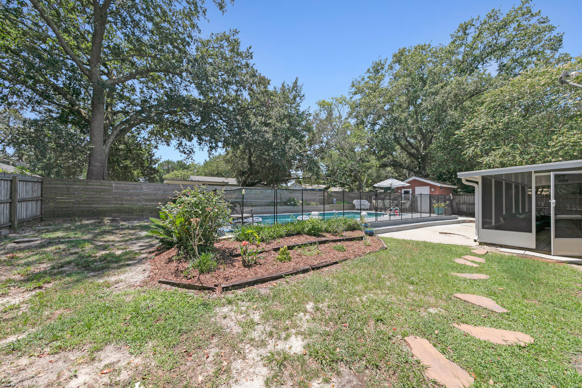 300 NW Vaughan Street