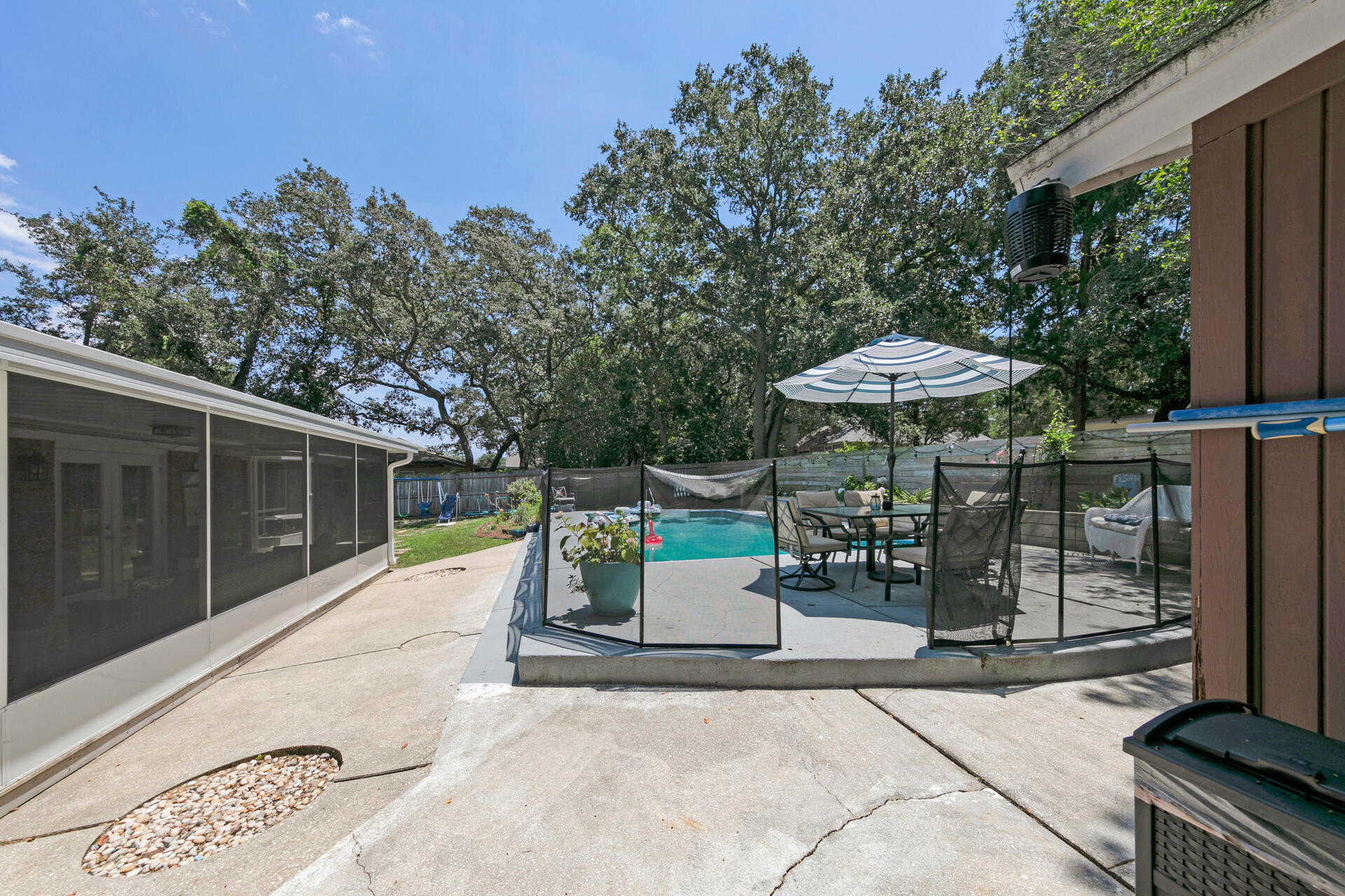 300 NW Vaughan Street