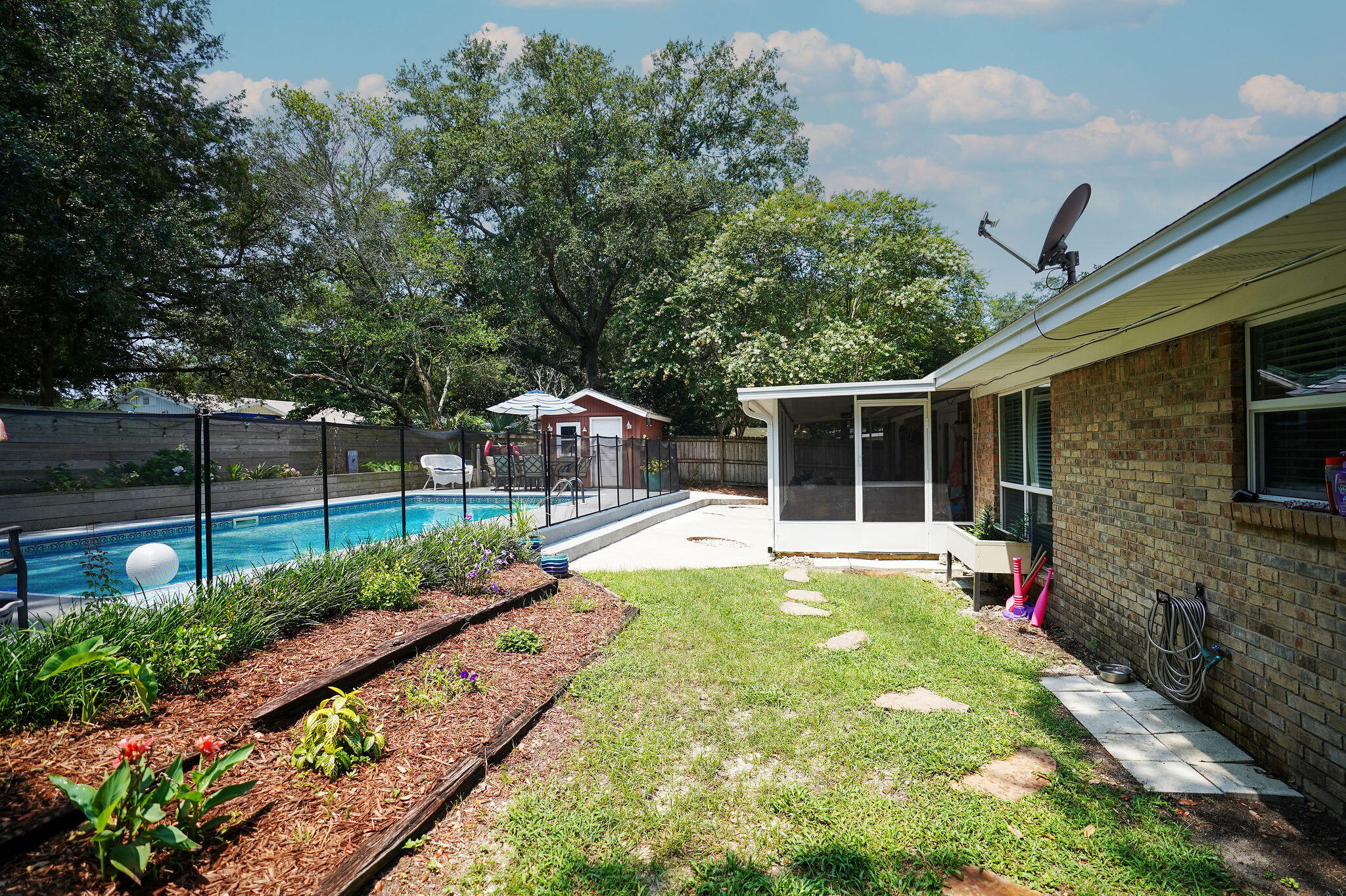 300 NW Vaughan Street