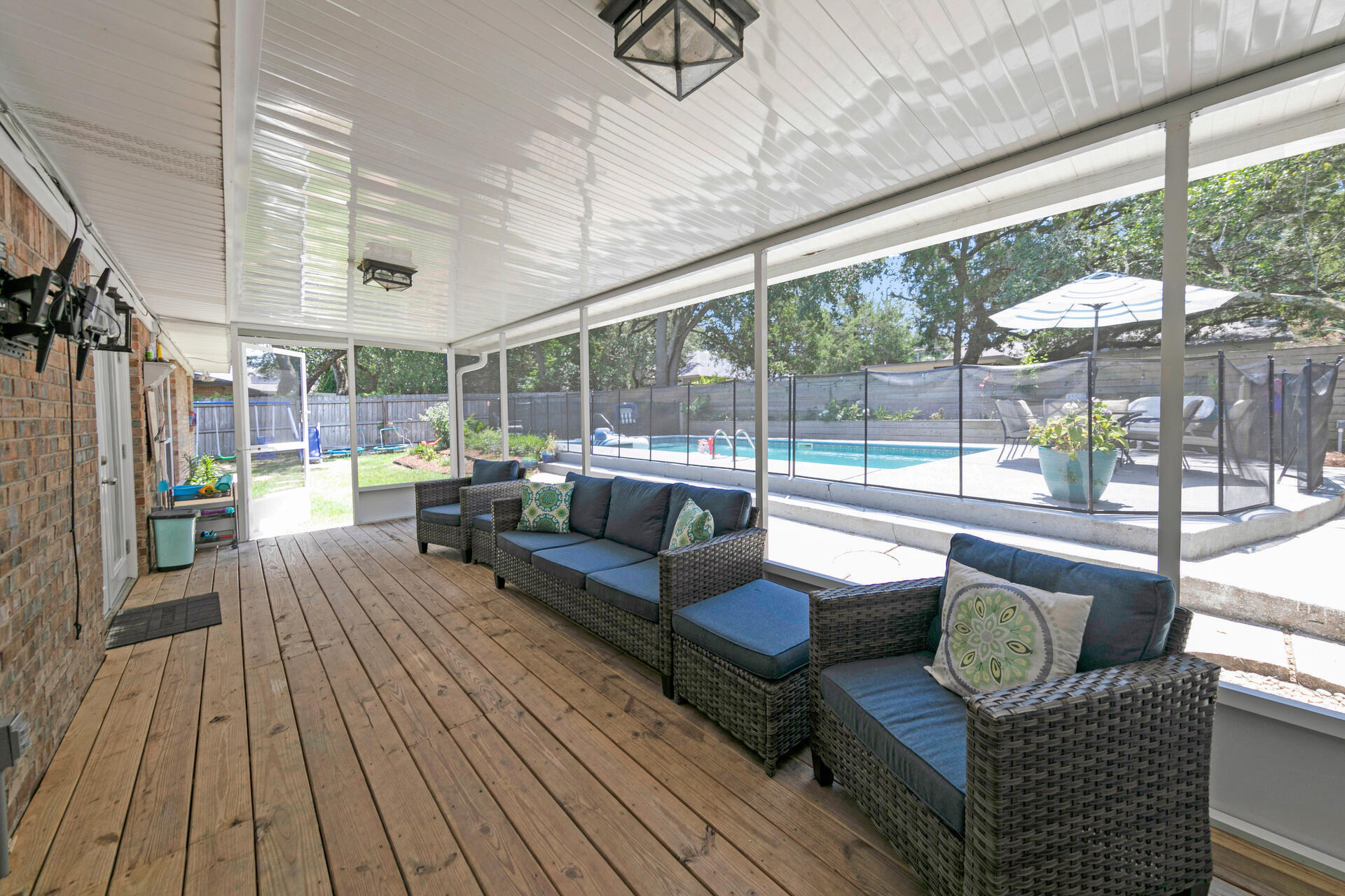 300 NW Vaughan Street