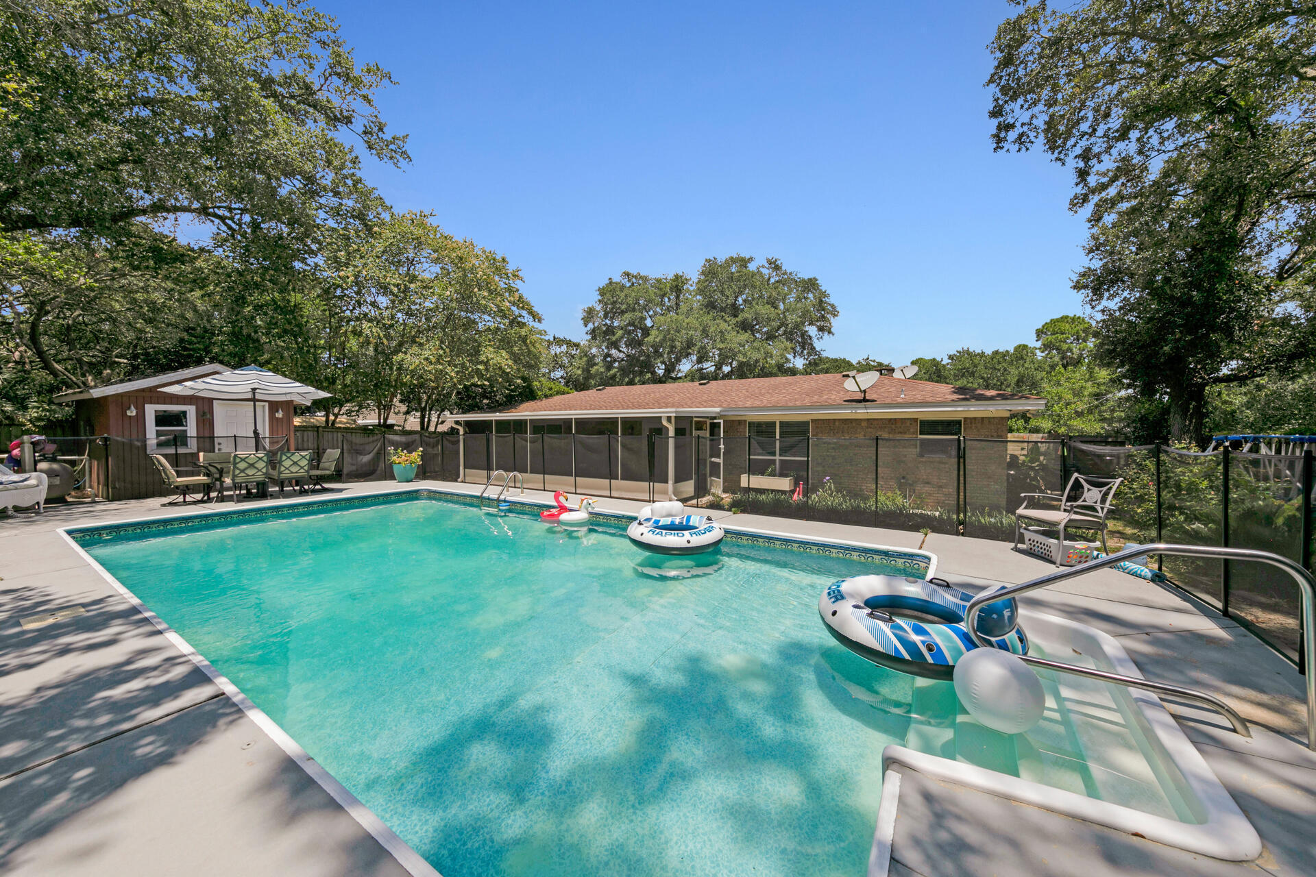 300 NW Vaughan Street