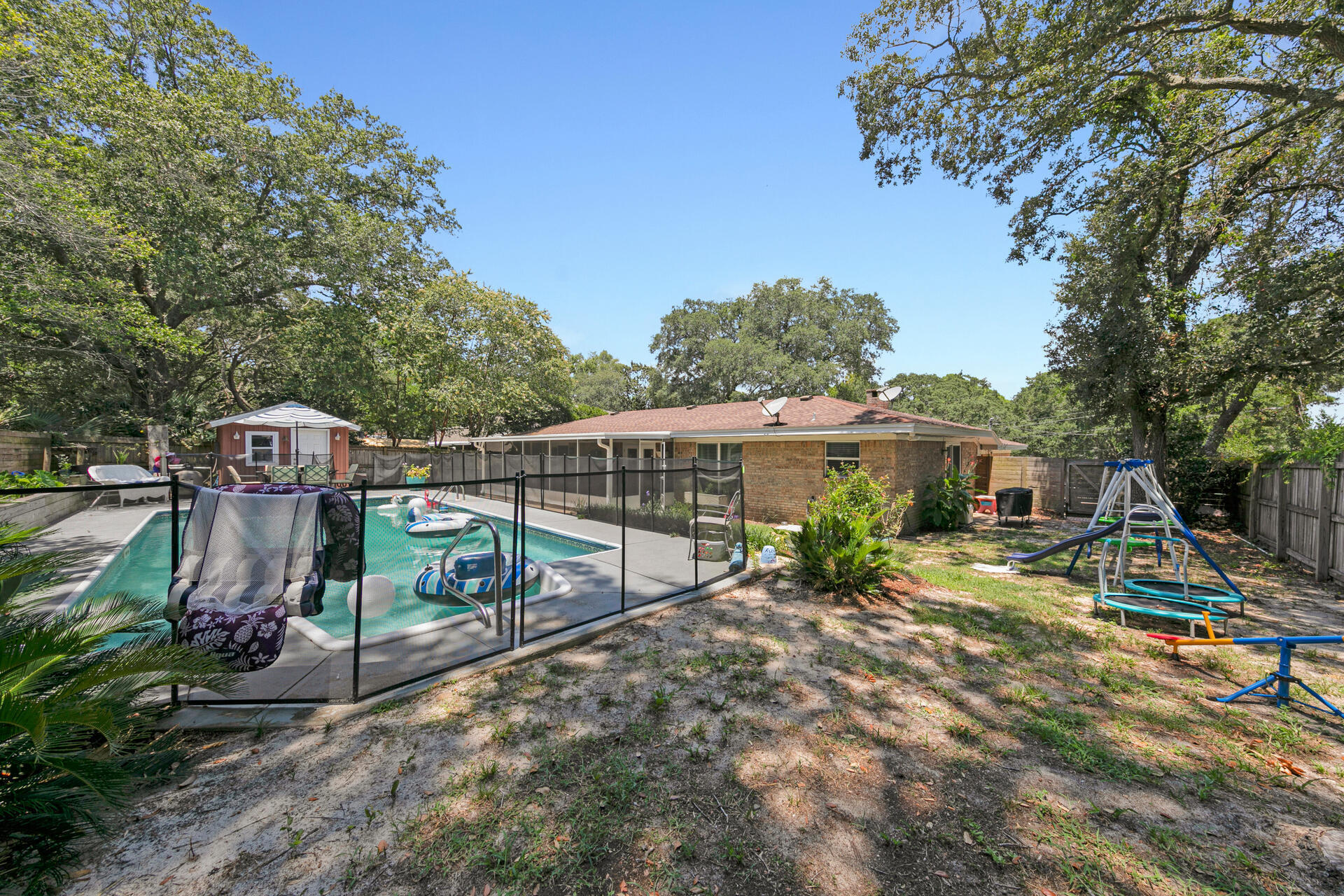 300 NW Vaughan Street