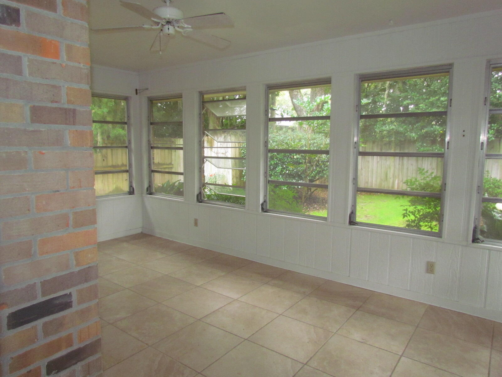 904 S Whisperwood Lane