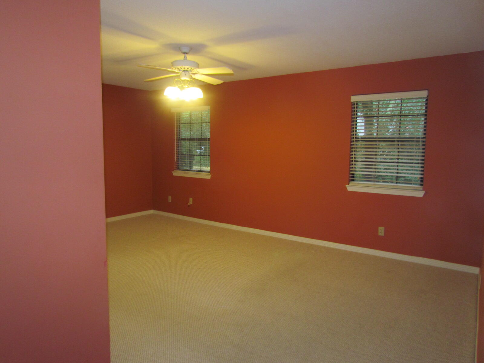 904 S Whisperwood Lane