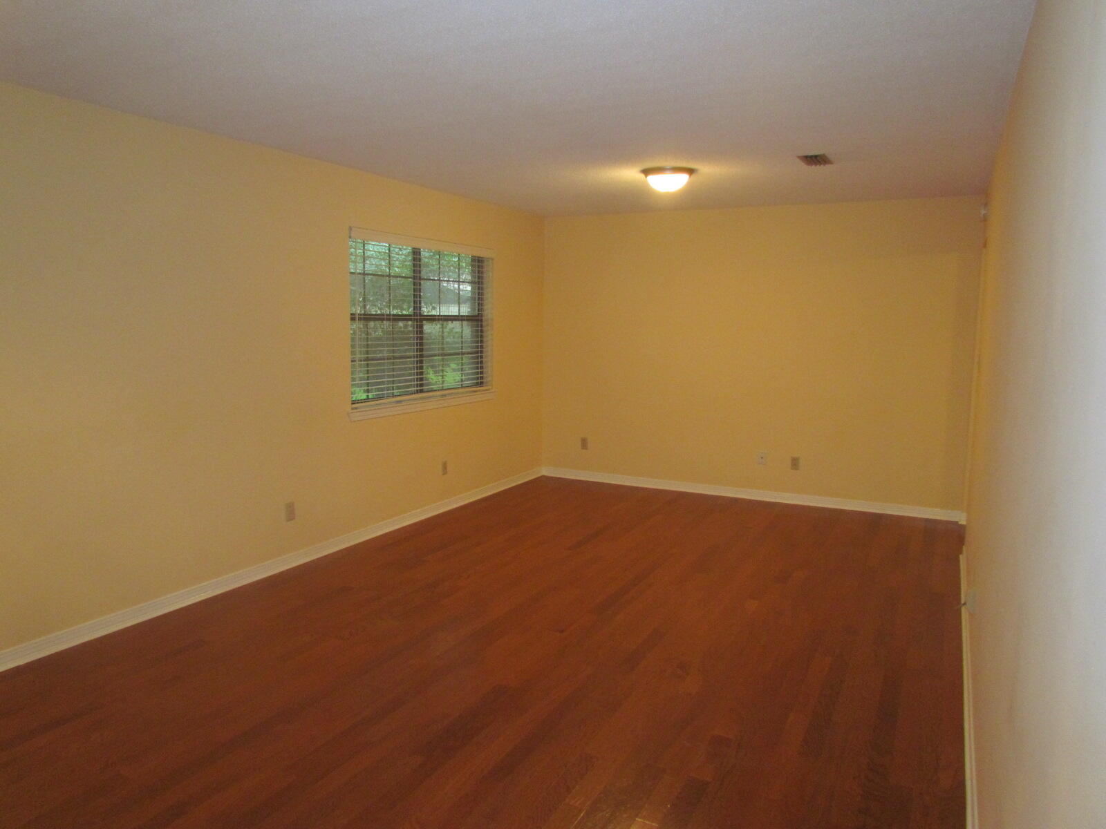 904 S Whisperwood Lane